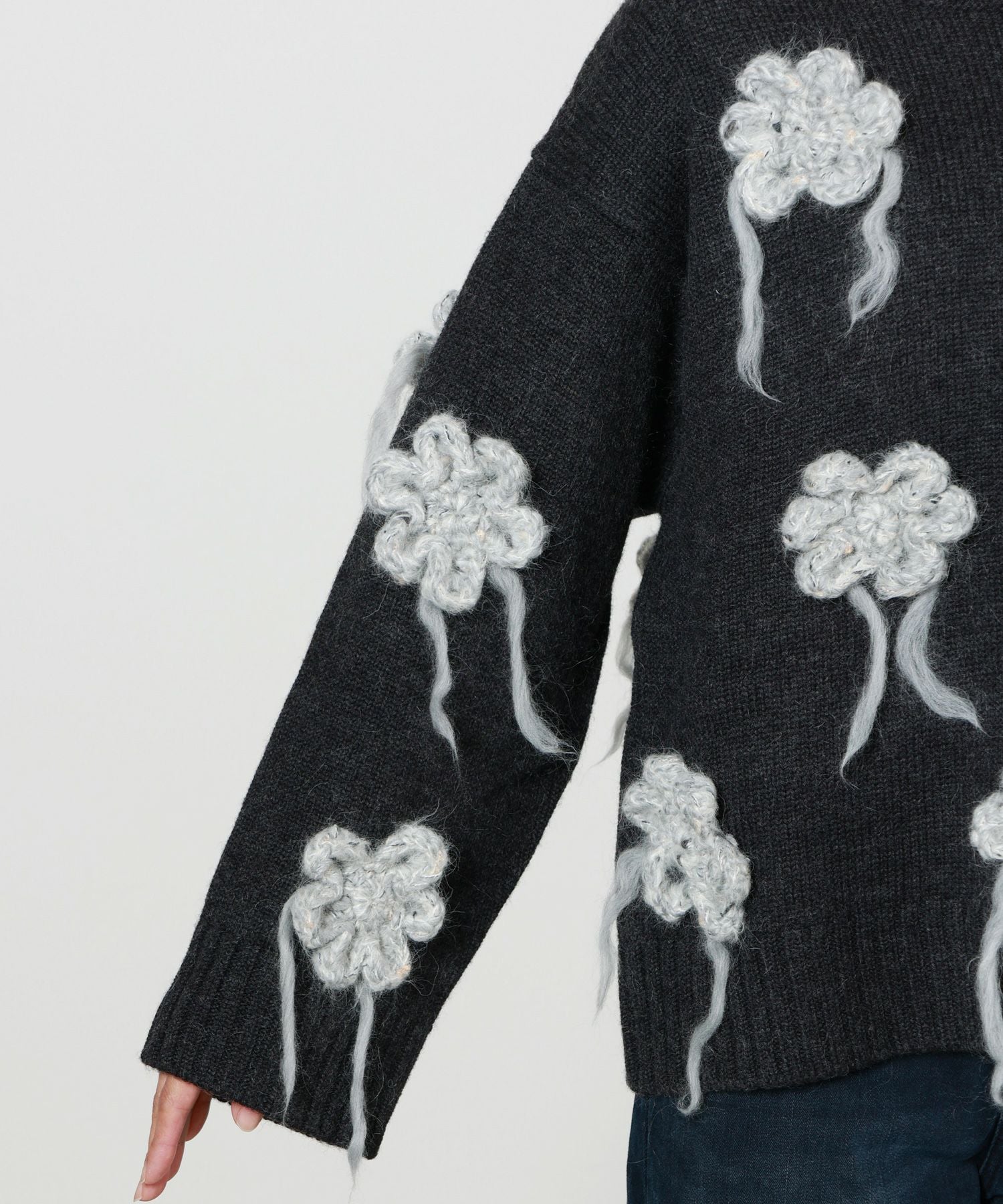 GANNI(ガニー)】 Flower Crochet Sweater｜PARIGOT ONLINE（パリゴ