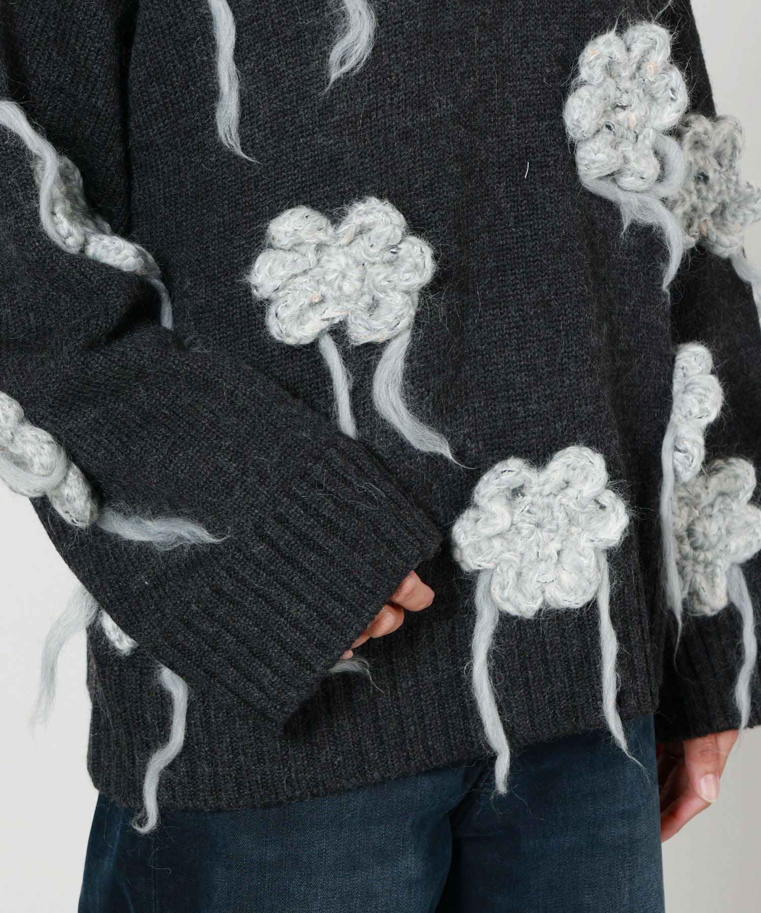 GANNI(ガニー)】 Flower Crochet Sweater｜PARIGOT ONLINE（パリゴ