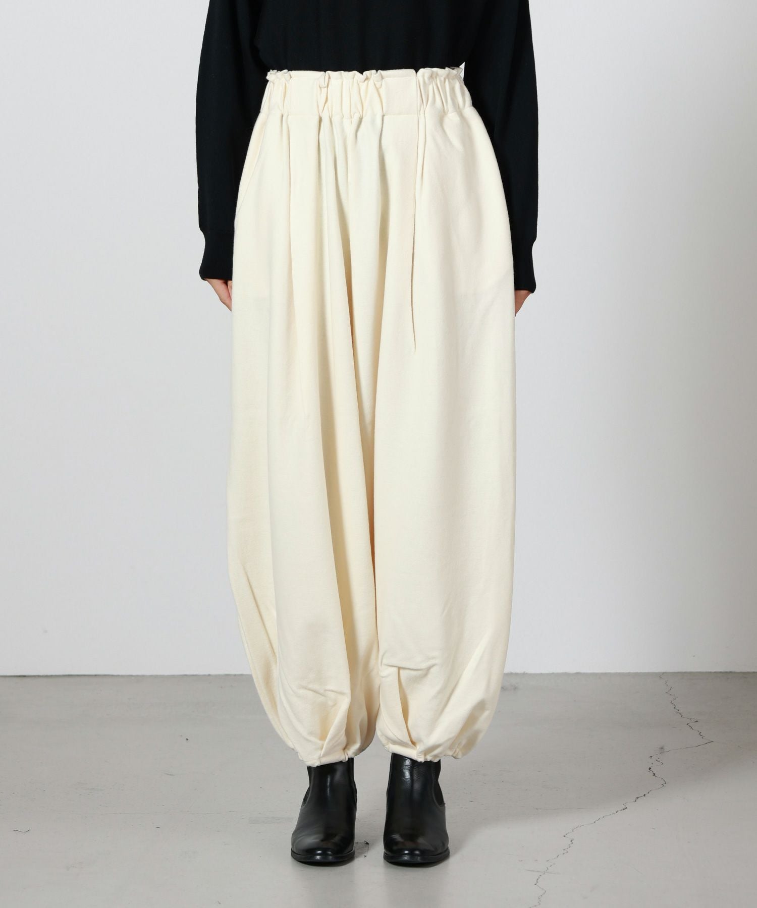 IIROT(イロット)】 Wool Balloon Trousers｜PARIGOT ONLINE（パリゴ