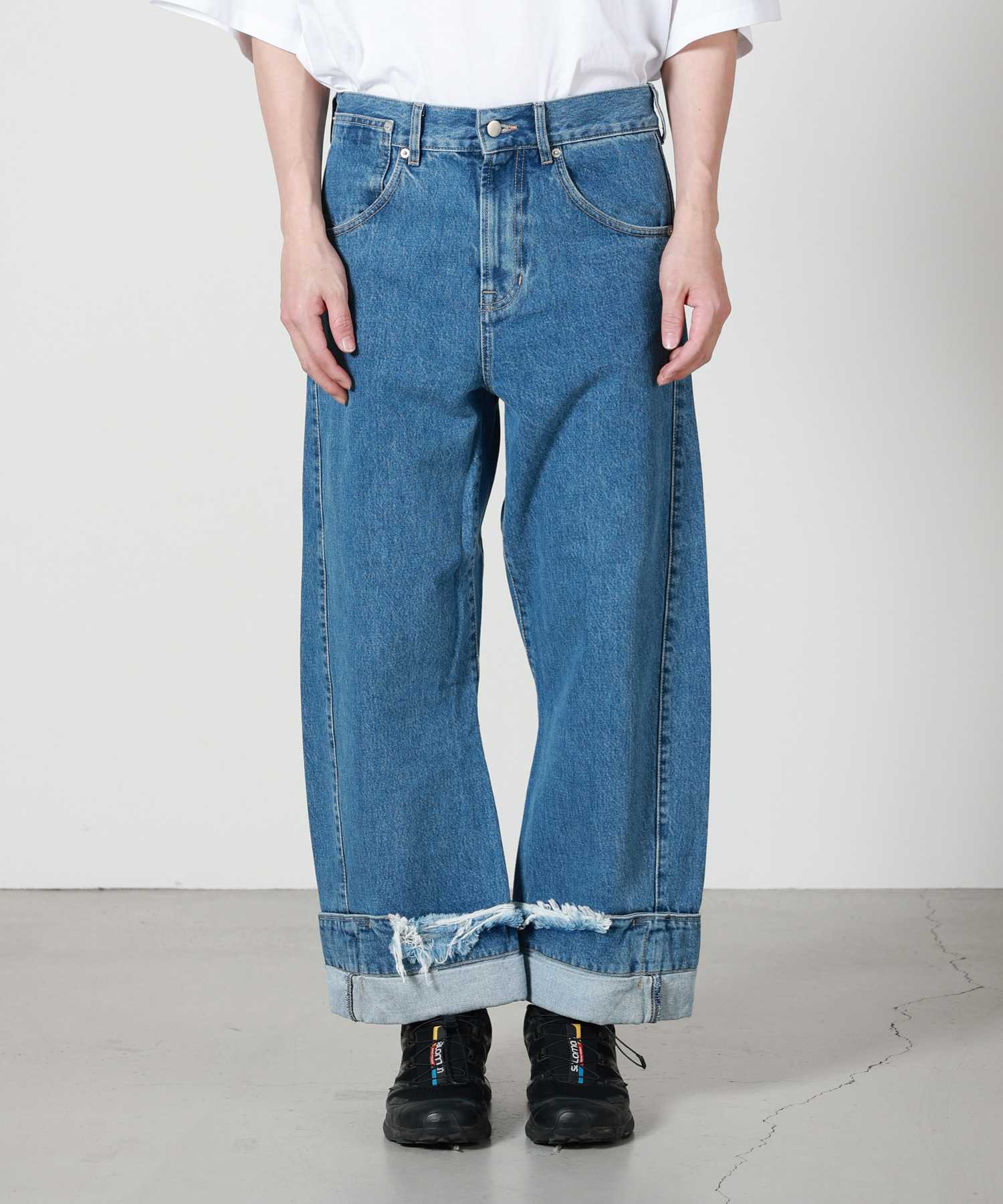 MARINA YEE(マリナイー)】 DEANBLUE OVERSIZED JEANS TROUSERS