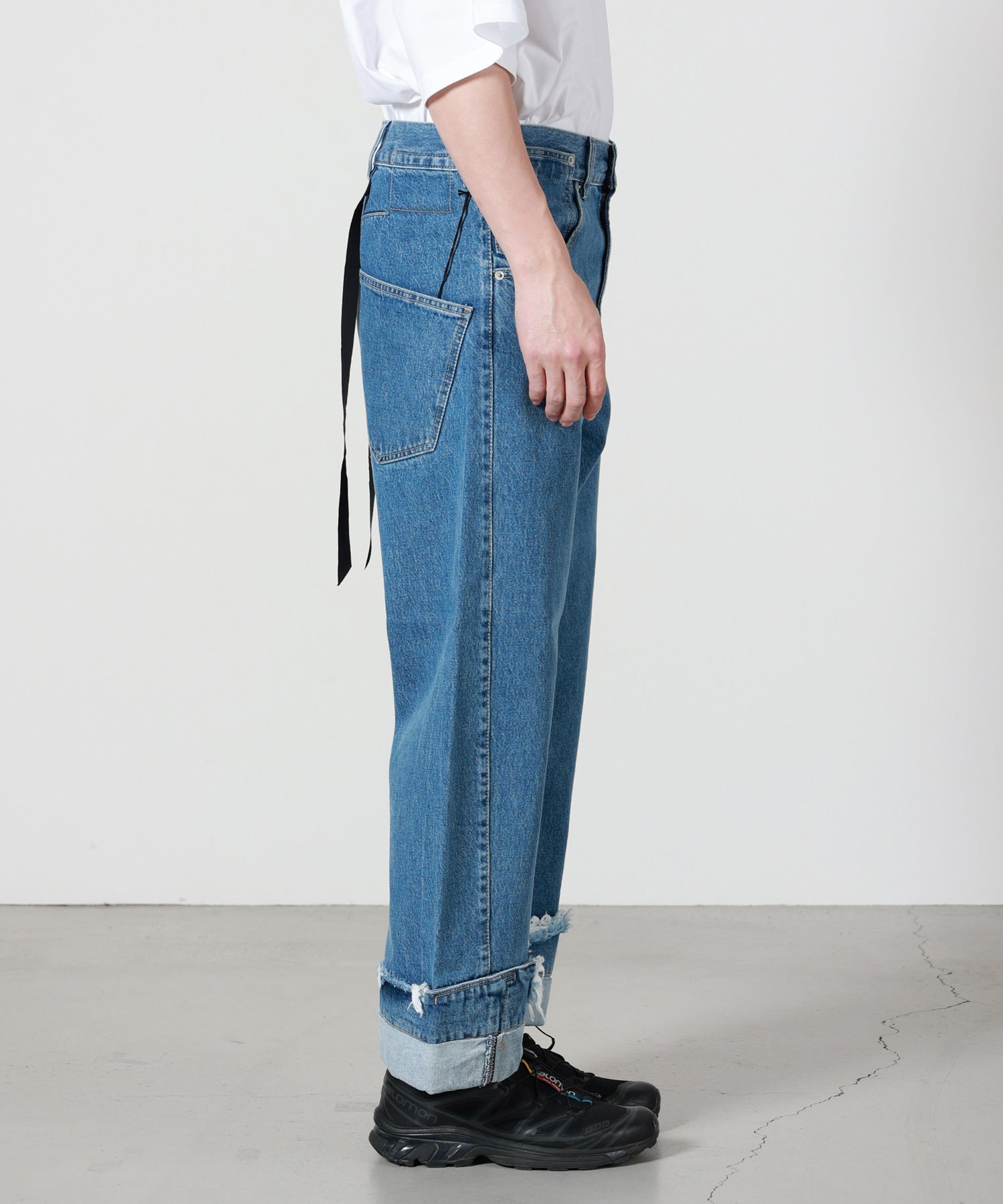 MARINA YEE(マリナイー)】 DEANBLUE OVERSIZED JEANS TROUSERS