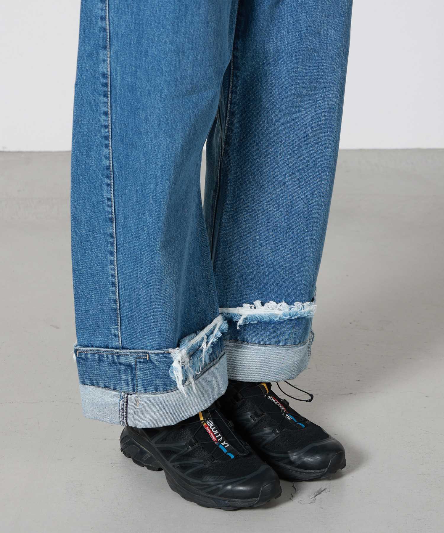 MARINA YEE(マリナイー)】 DEANBLUE OVERSIZED JEANS TROUSERS