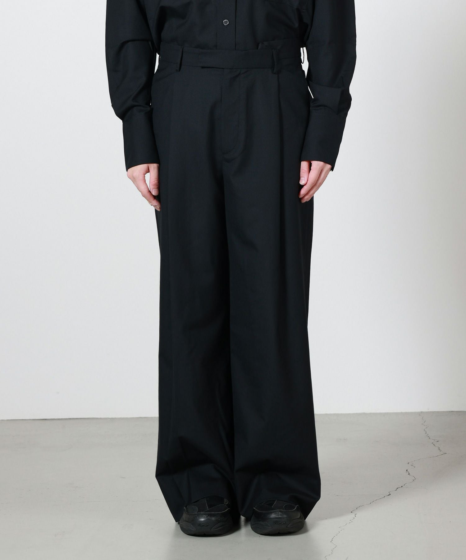 パンツ Marina yee Wide-legged pleated trousers MARINA YEE(マリナイー)】 DUNE/Wide-legged pleated trousers