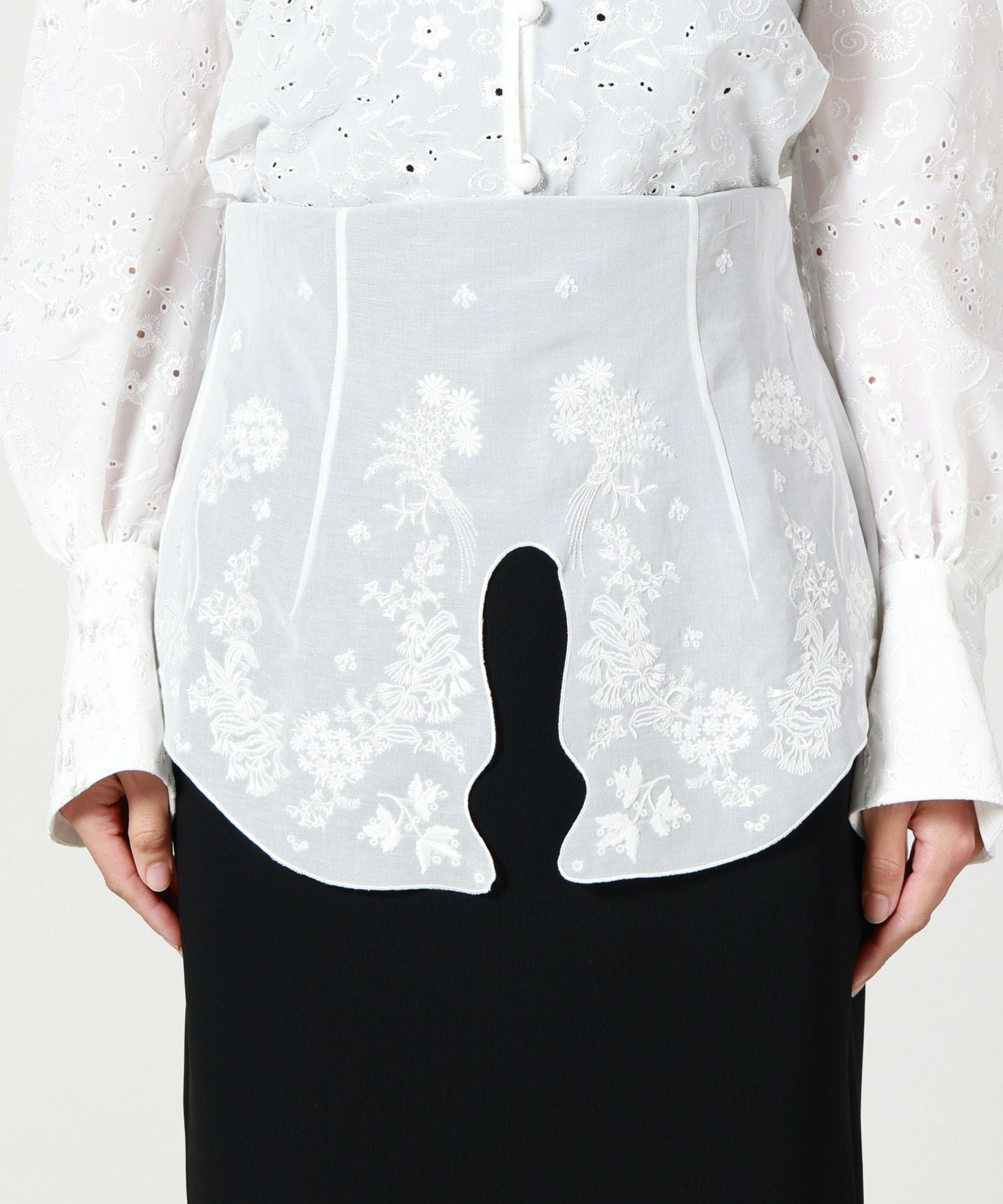 Mame Kurogouchi(マメ クロゴウチ)】 Triacetate Georgette Embroidery