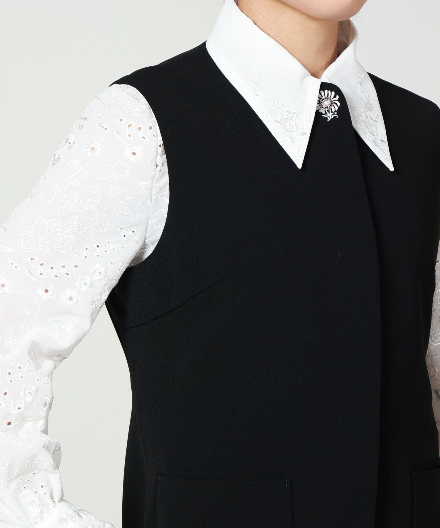 Mame Kurogouchi(マメ クロゴウチ)】 Acetate Polyester Embroidered