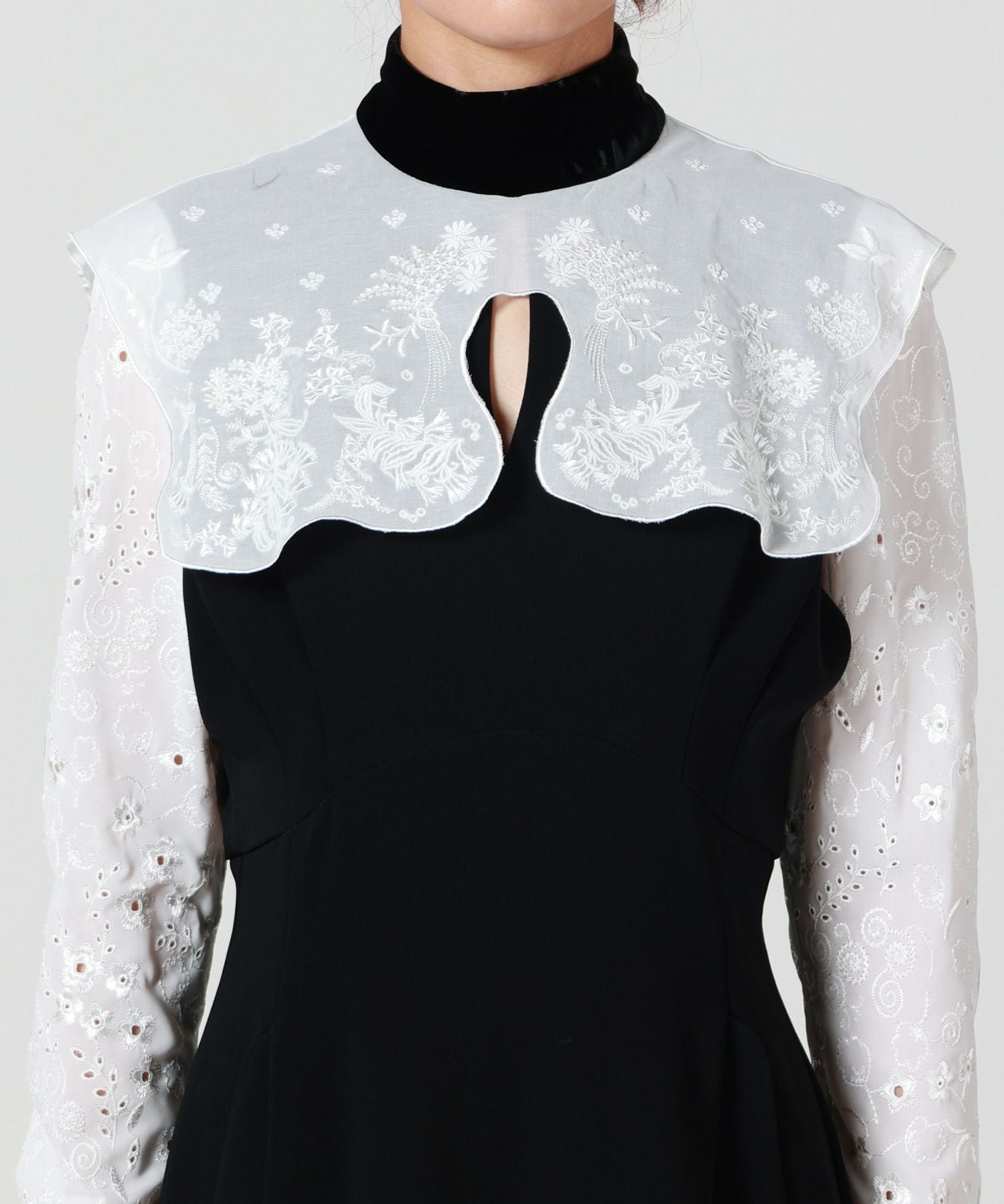 Mame Kurogouchi(マメ クロゴウチ)】 Triacetate Georgette Embroidery