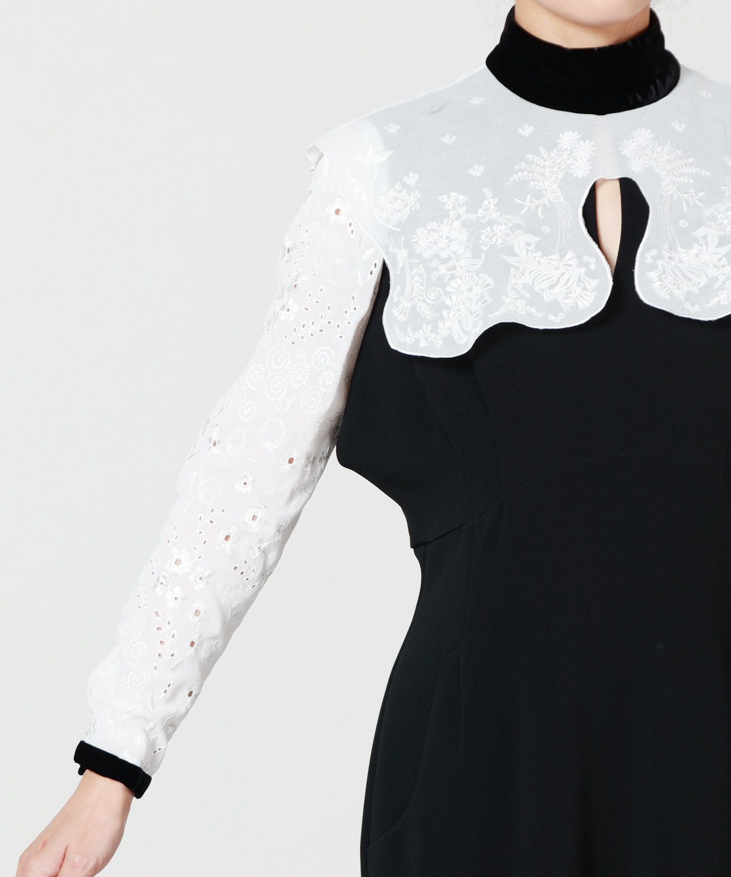 Mame Kurogouchi(マメ クロゴウチ)】 Triacetate Georgette Embroidery