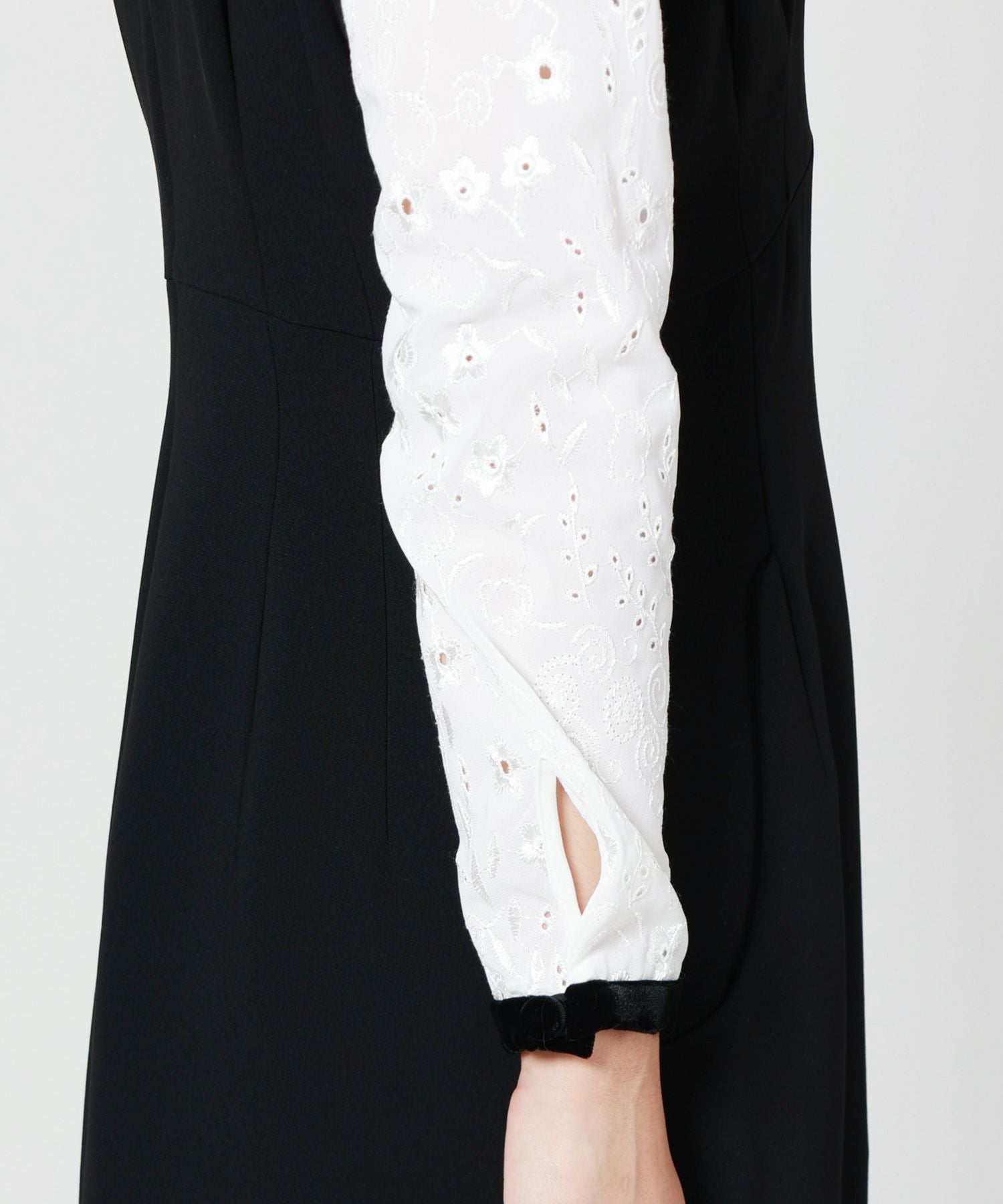 Mame Kurogouchi(マメ クロゴウチ)】 Triacetate Georgette Embroidery