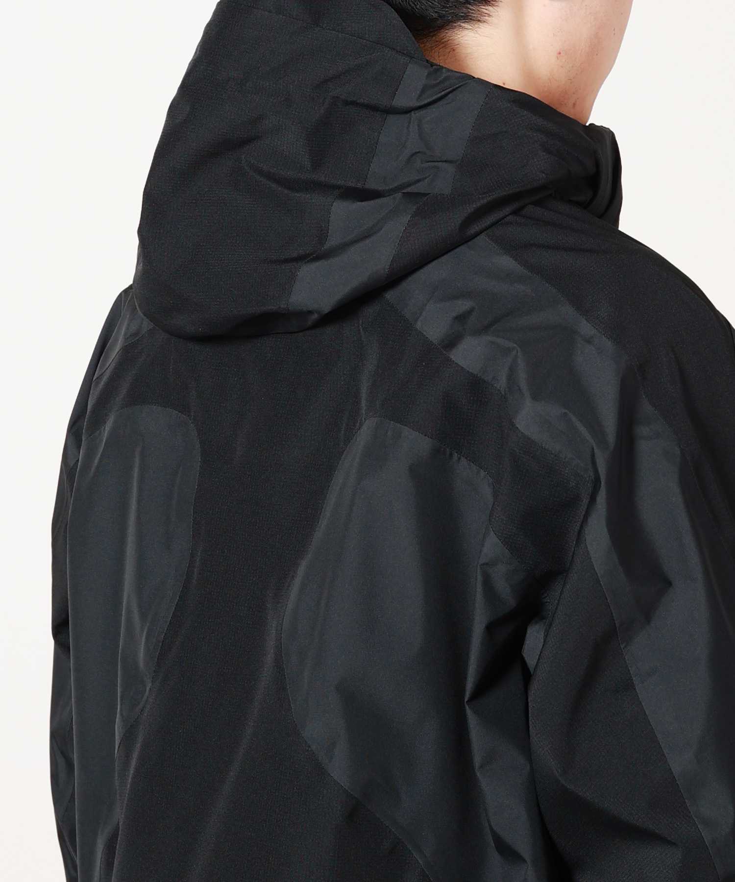 White Mountaineering(ホワイトマウンテニアリング)】 GORE-TEX HOODED