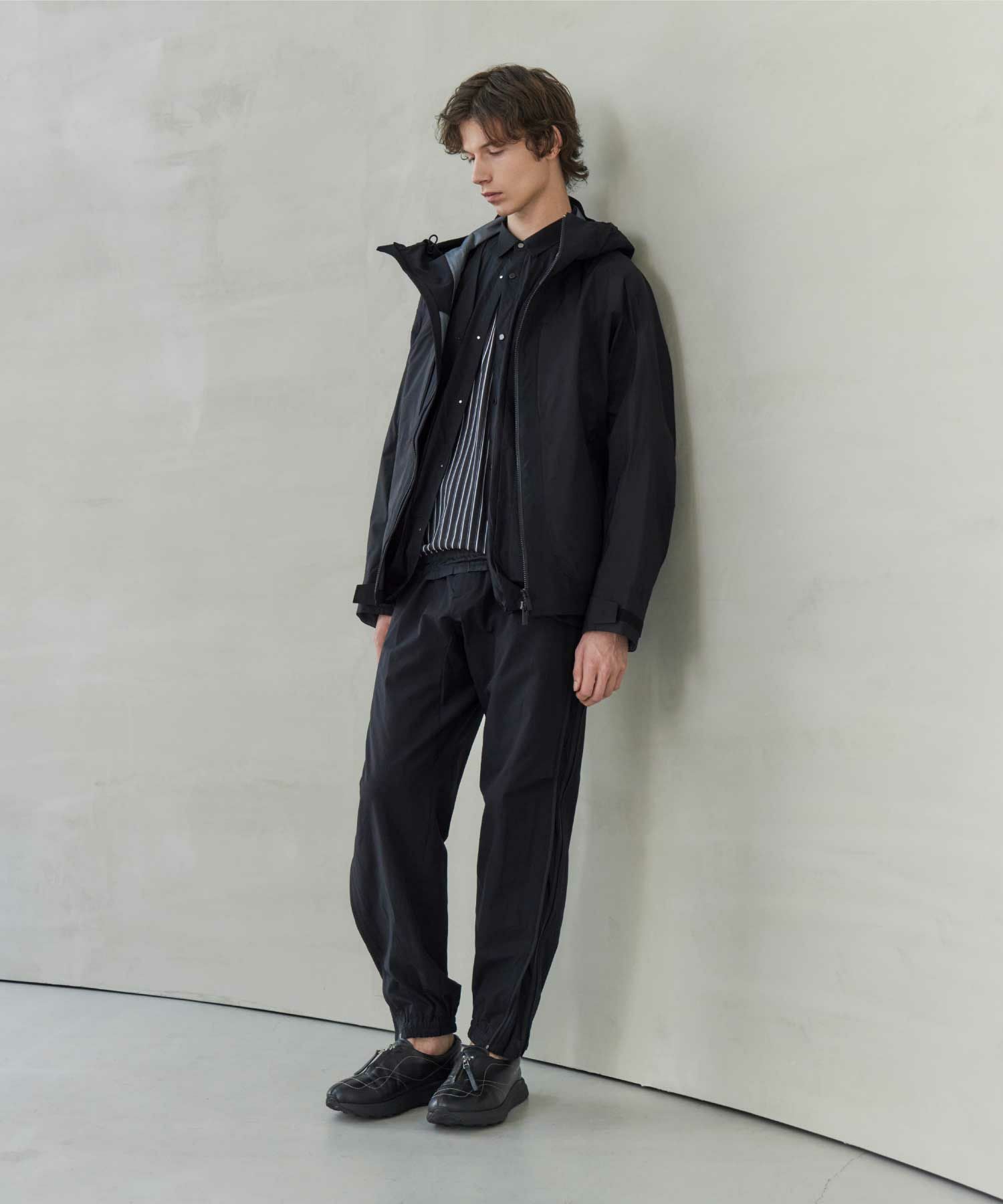 White Mountaineering(ホワイトマウンテニアリング)】 GORE-TEX HOODED