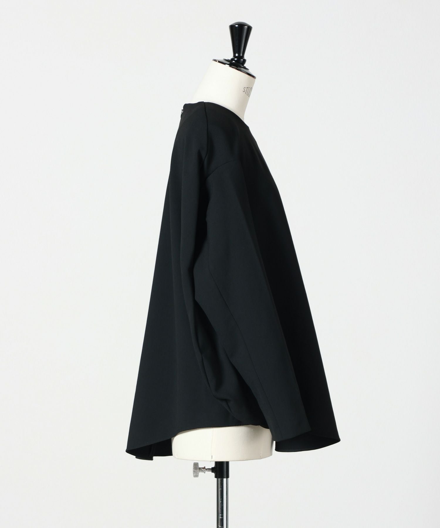 ENFOLD(エンフォルド)】 CURVED-FORM PULLOVER｜PARIGOT ONLINE