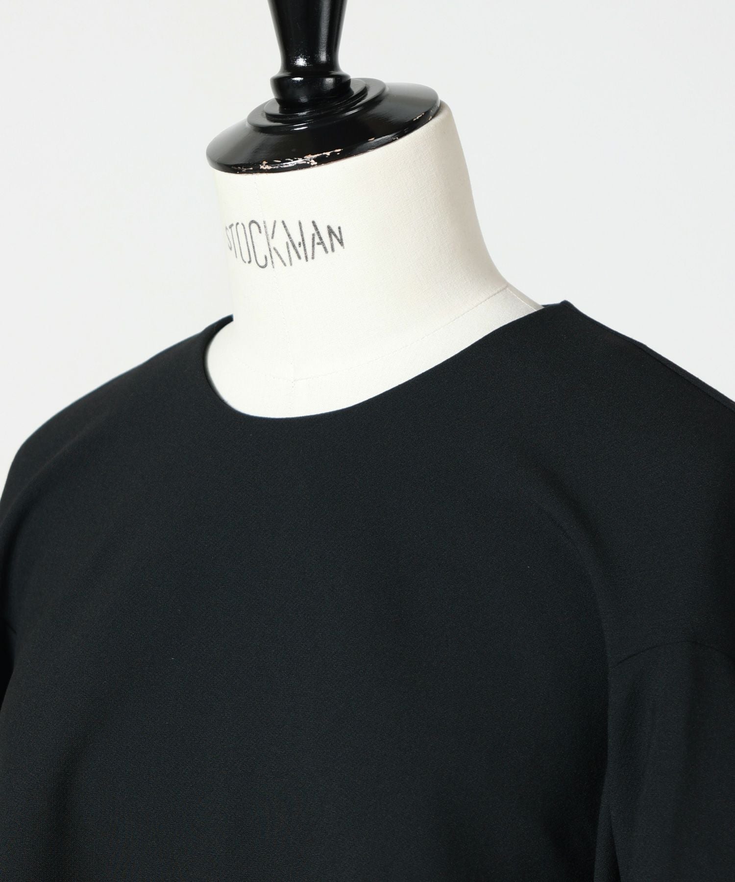 ENFOLD(エンフォルド)】 CURVED-FORM PULLOVER｜PARIGOT ONLINE