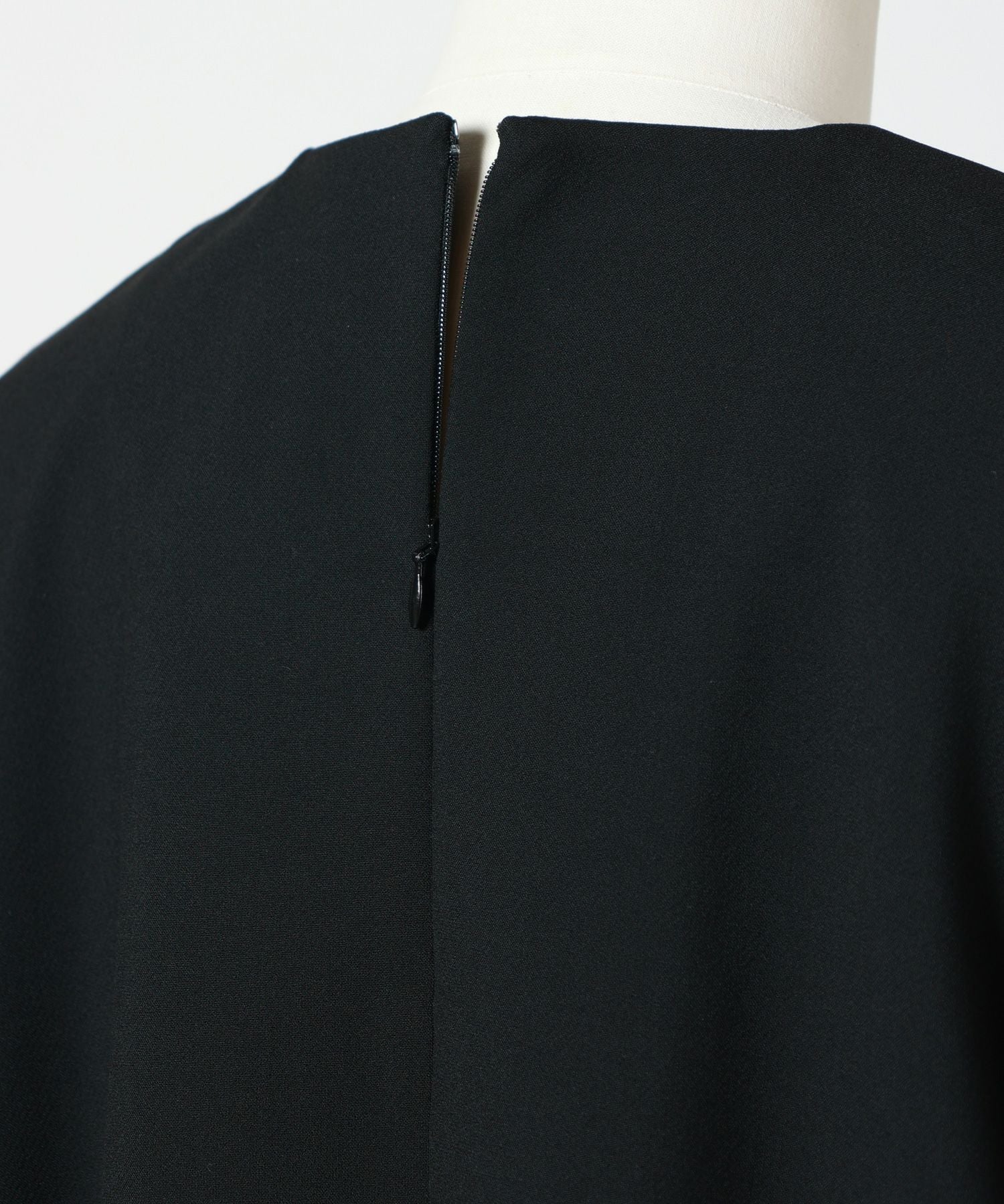 ENFOLD(エンフォルド)】 CURVED-FORM PULLOVER｜PARIGOT ONLINE