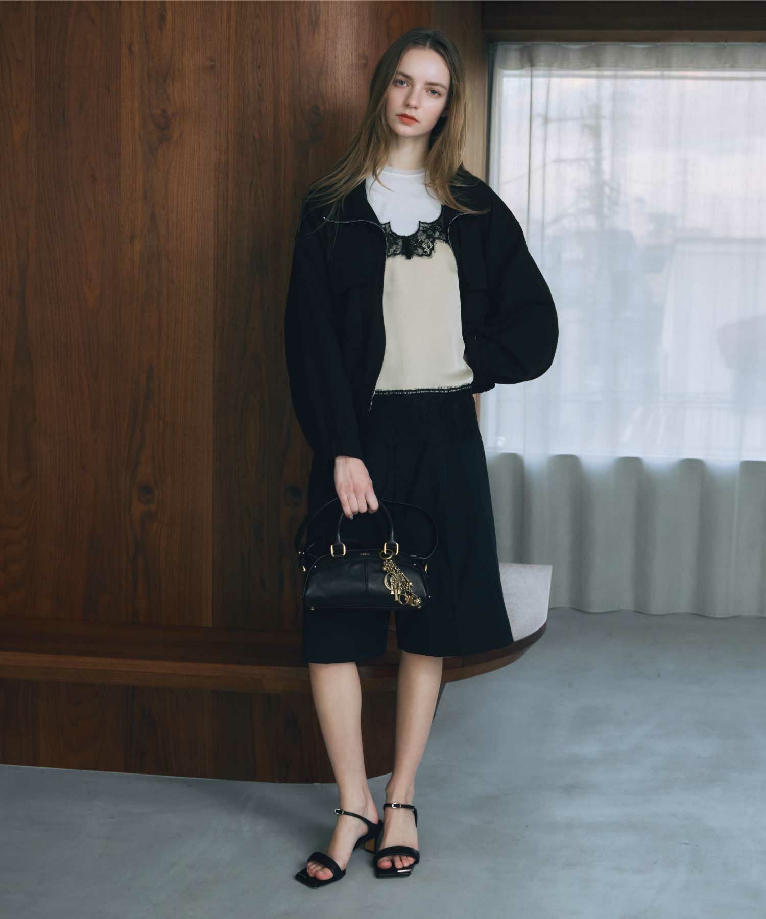 Chloe(クロエ)】 ソフトレザー製CHLOEスモールボウリングバッグ