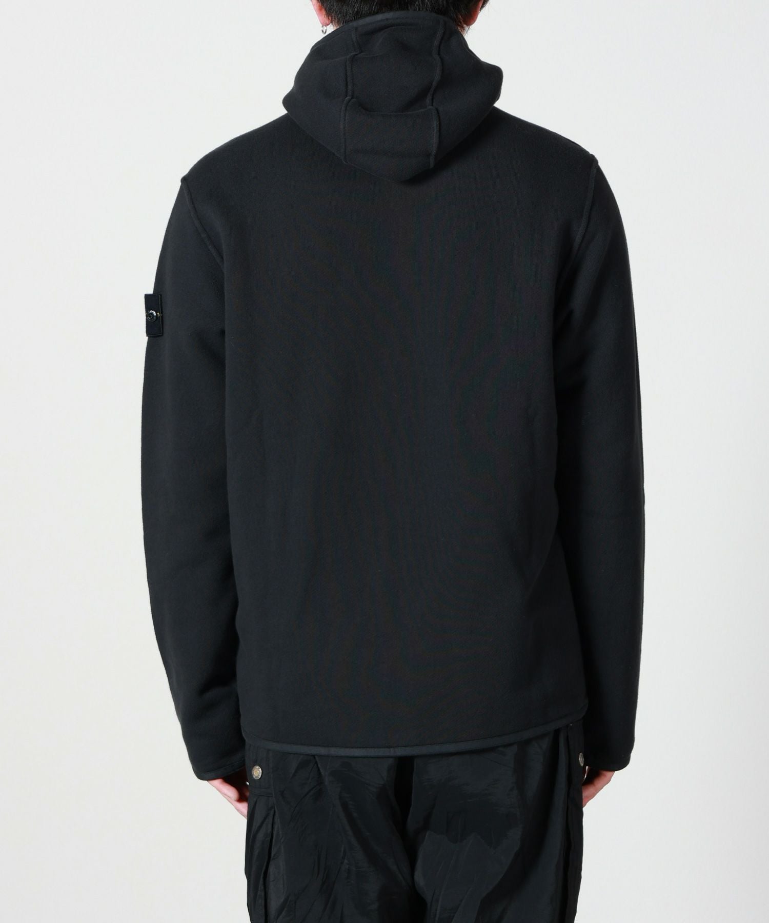 STONE  黒 フード付きパーカー STONE ISLAND（ストーン アイランド） パーカー メンズ ZIP HOOD FELPA