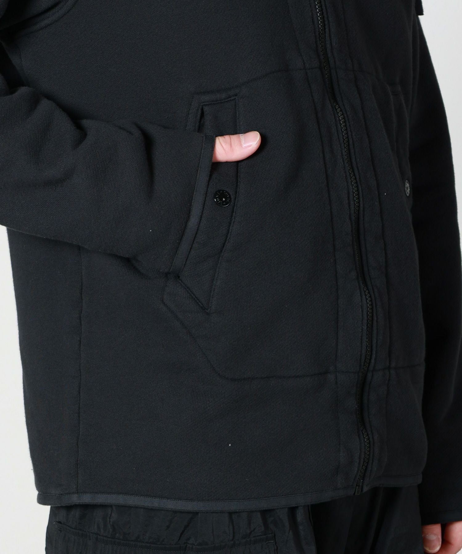 STONE  黒 フード付きパーカー STONE ISLAND（ストーン アイランド） パーカー メンズ ZIP HOOD FELPA