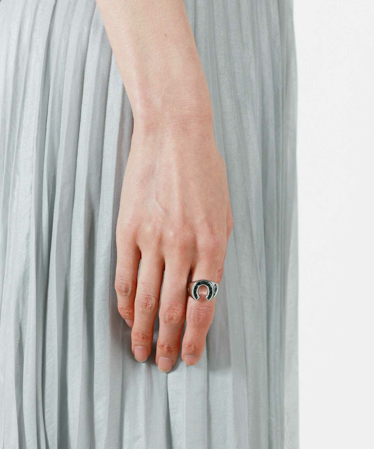 TOM WOOD(トムウッド)】 Felix Black Spinel リング｜PARIGOT ONLINE