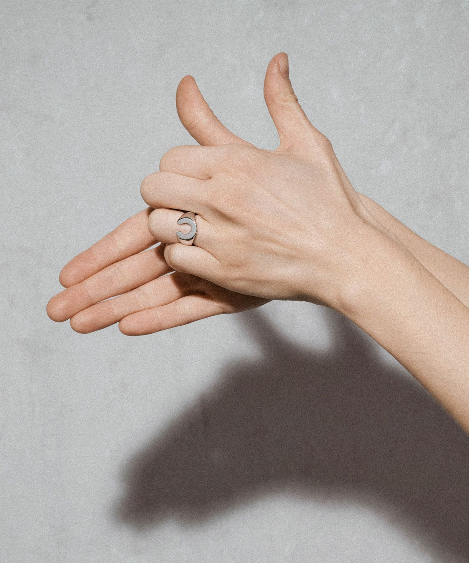 TOM WOOD(トムウッド)】 Felix Black Spinel リング｜PARIGOT ONLINE