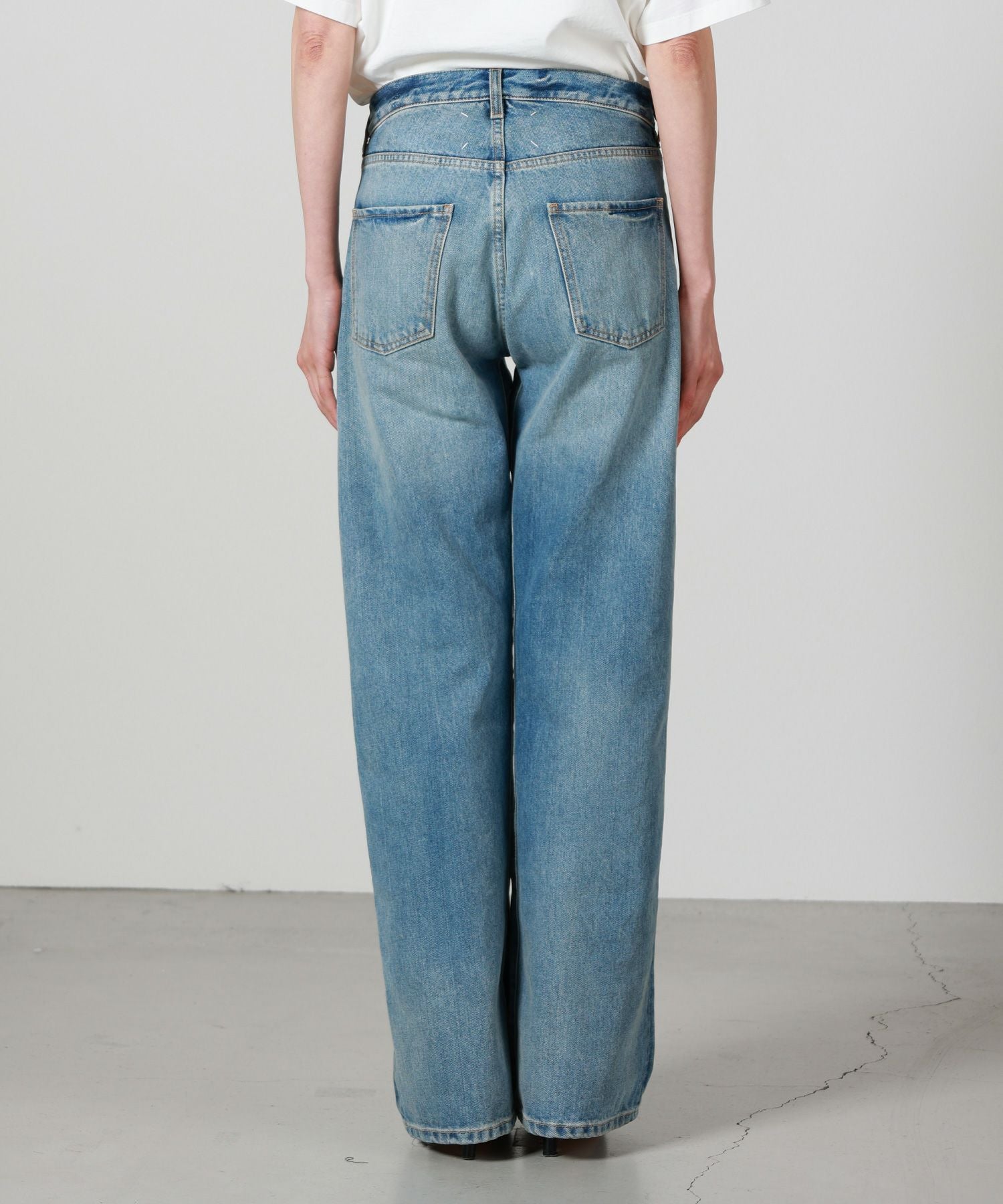 Maison Margiela(メゾンマルジェラ)】 STRAIGHT JEANS WITH CONTRASTED