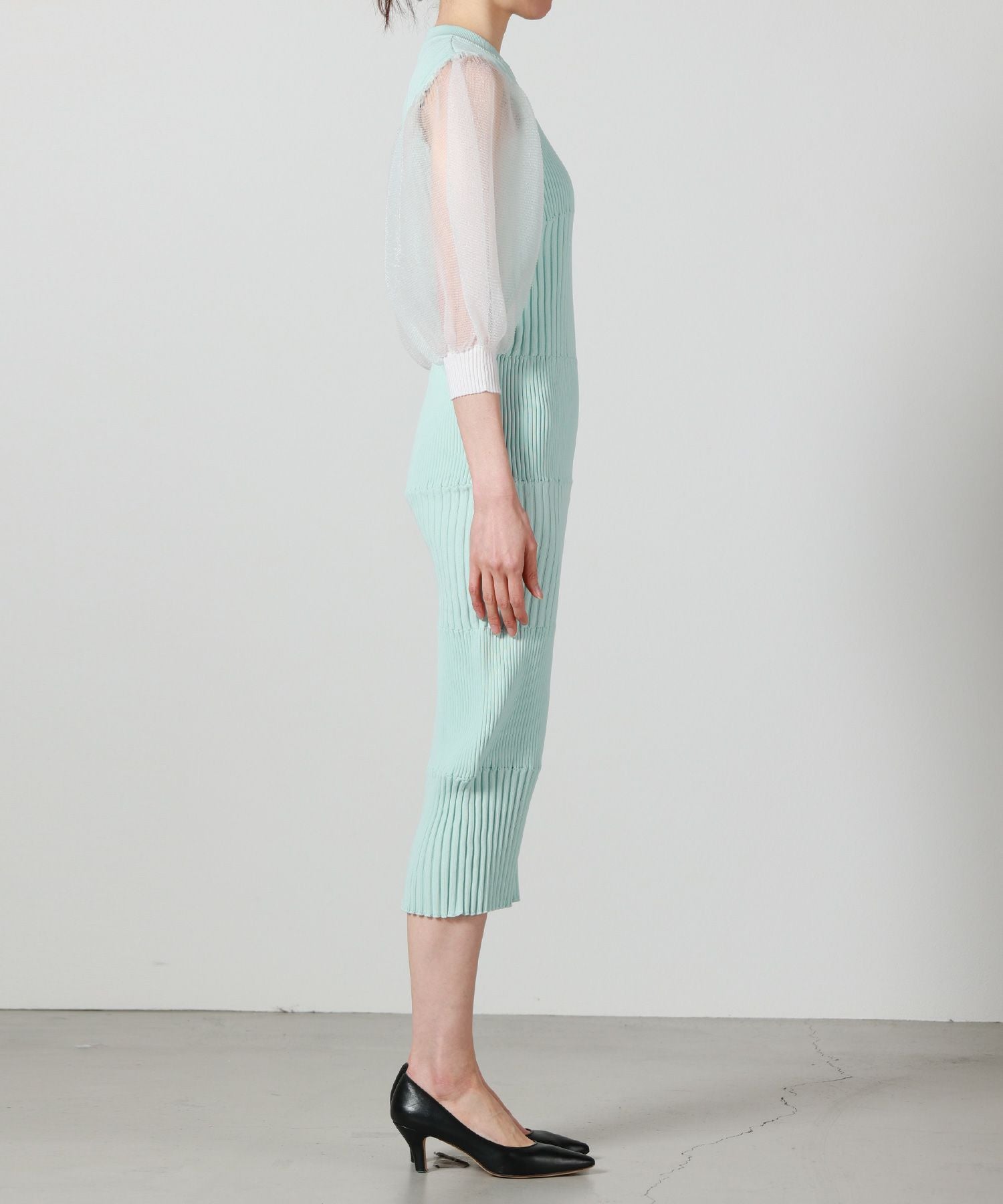 CFCL(シーエフシーエル)】 FLUTED LUCENT PUFF SLEEVE DRESS｜PARIGOT