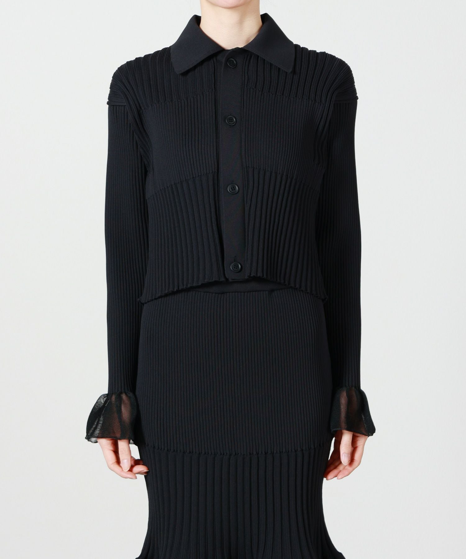 CFCL(シーエフシーエル)】 FLUTED LUCENT CROPPED SHIRT CARDIGAN