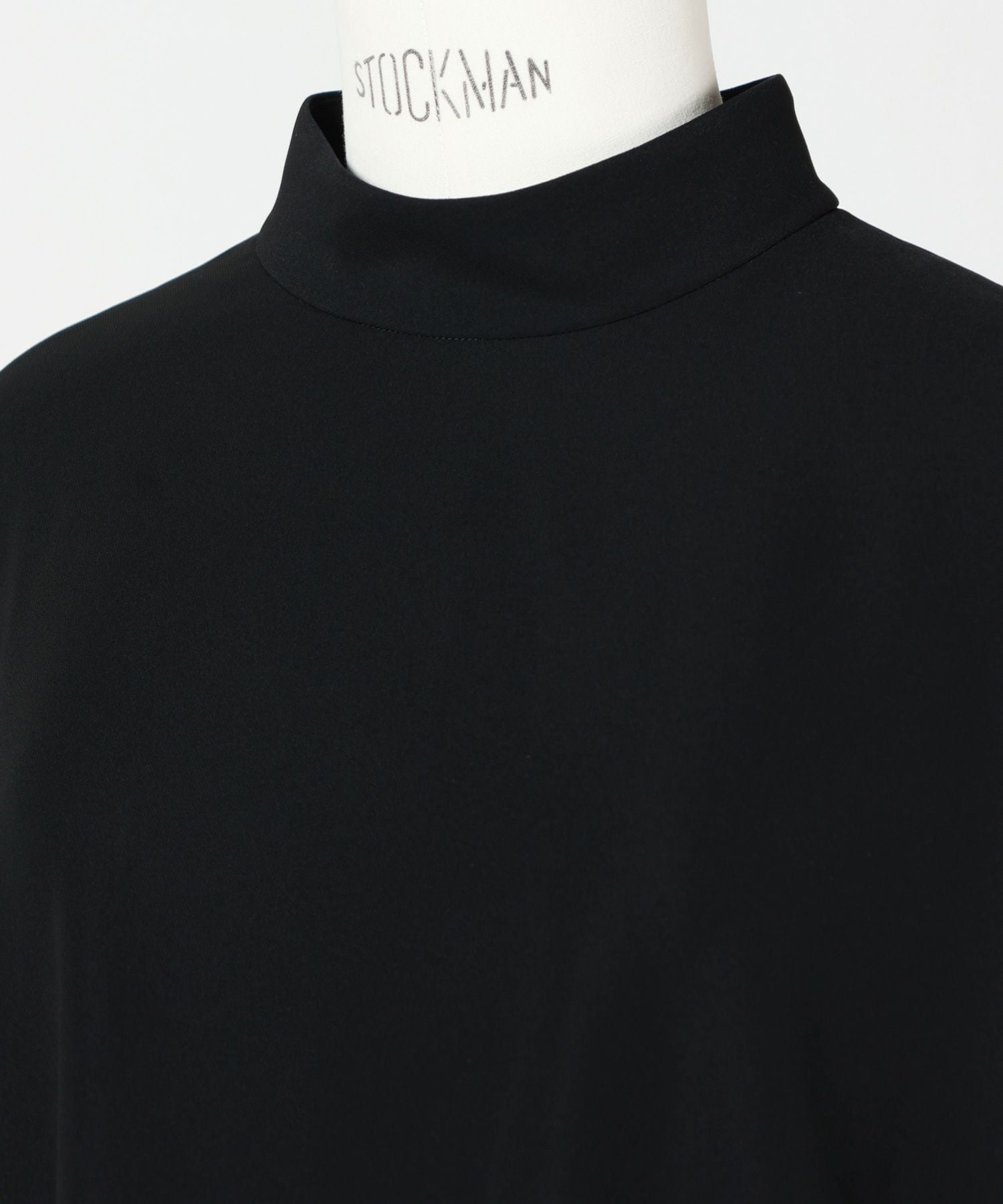 ENFOLD(エンフォルド)】 HIGH-NECK WIDE PULLOVER｜PARIGOT ONLINE