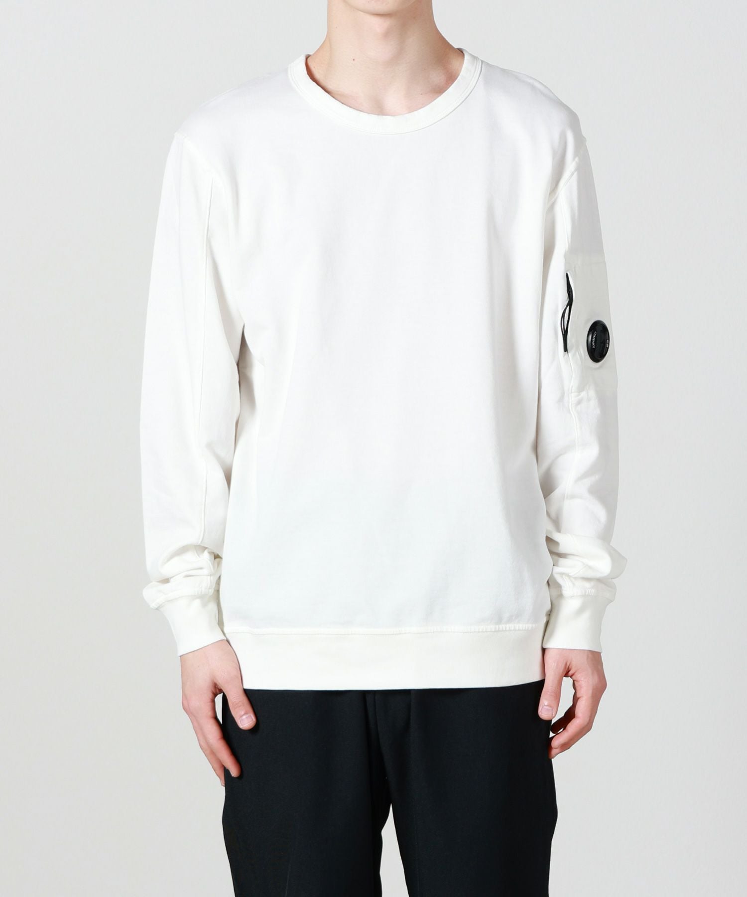 C.P. Company(シーピーカンパニー)】 LIGHT FLEECE CREWNECK
