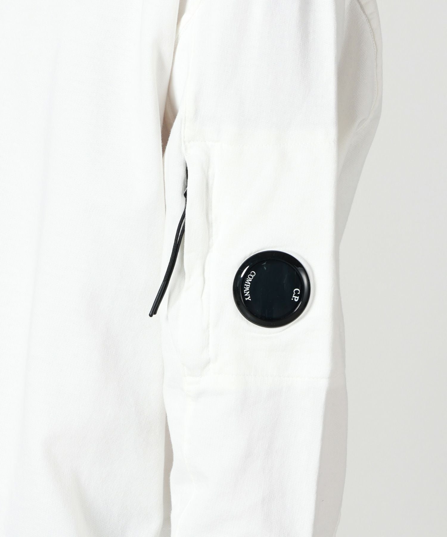 C.P. Company(シーピーカンパニー)】 LIGHT FLEECE CREWNECK