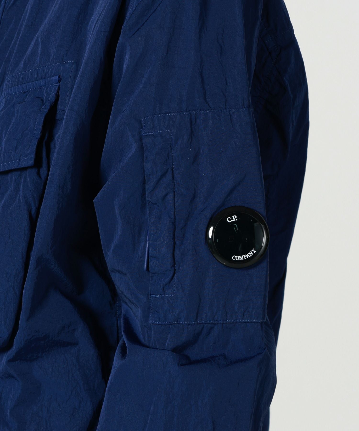 C.P. Company(シーピーカンパニー)】 HEAVY CHROME-R ZIPPED LENS OS