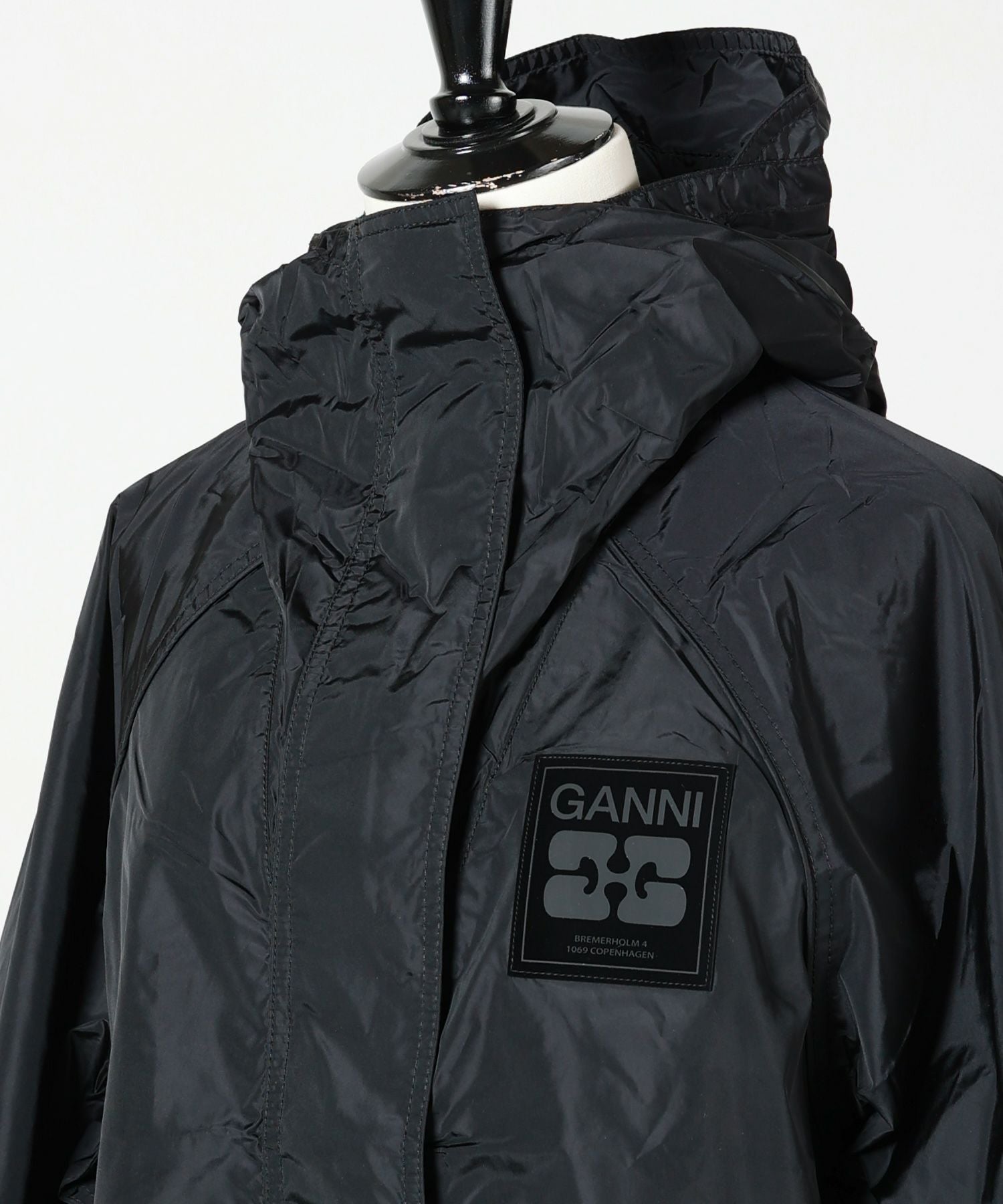 GANNIガニー　ブルゾン GANNI(ガニー)】 Black Nylon Jacket｜PARIGOT ONLINE（パリゴオンライン）