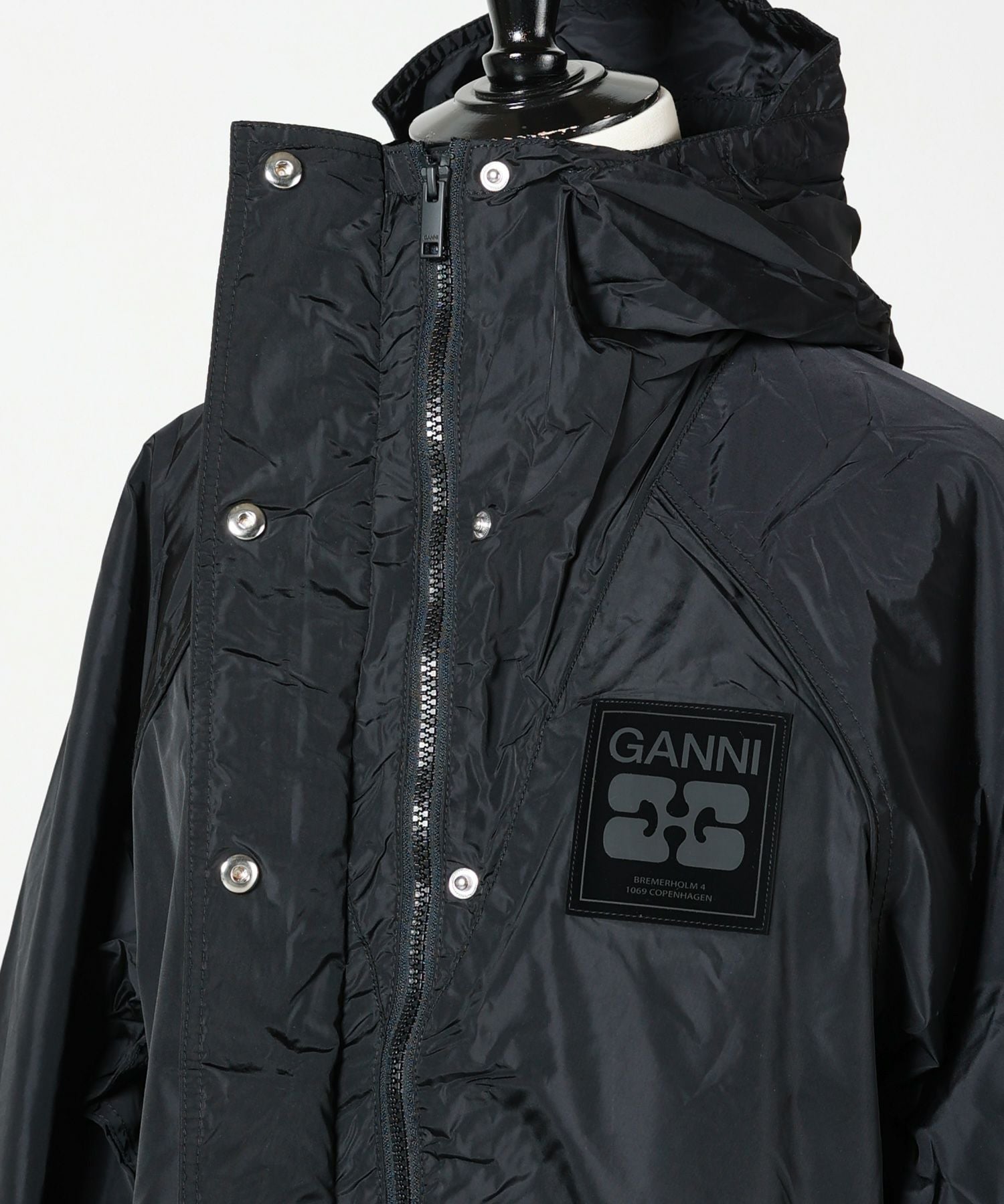 GANNI ガニー　ブルゾンジャケット GANNI(ガニー)】 Black Nylon Jacket｜PARIGOT ONLINE（パリゴオンライン）