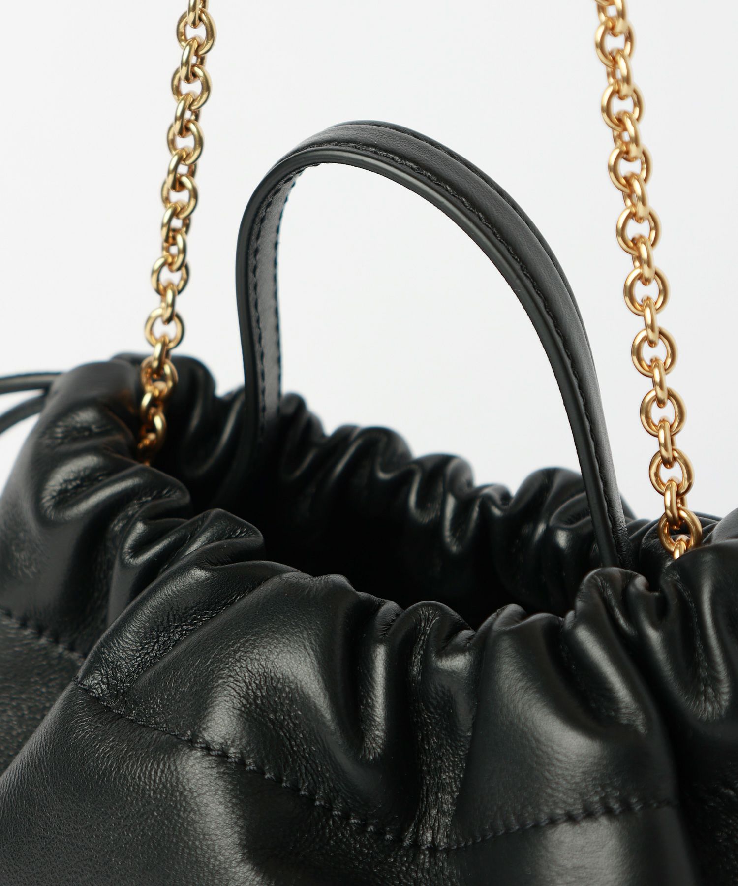 Chloe(クロエ)】 ソフトレザー製チェーン付CHLOE ICONSミニショルダー