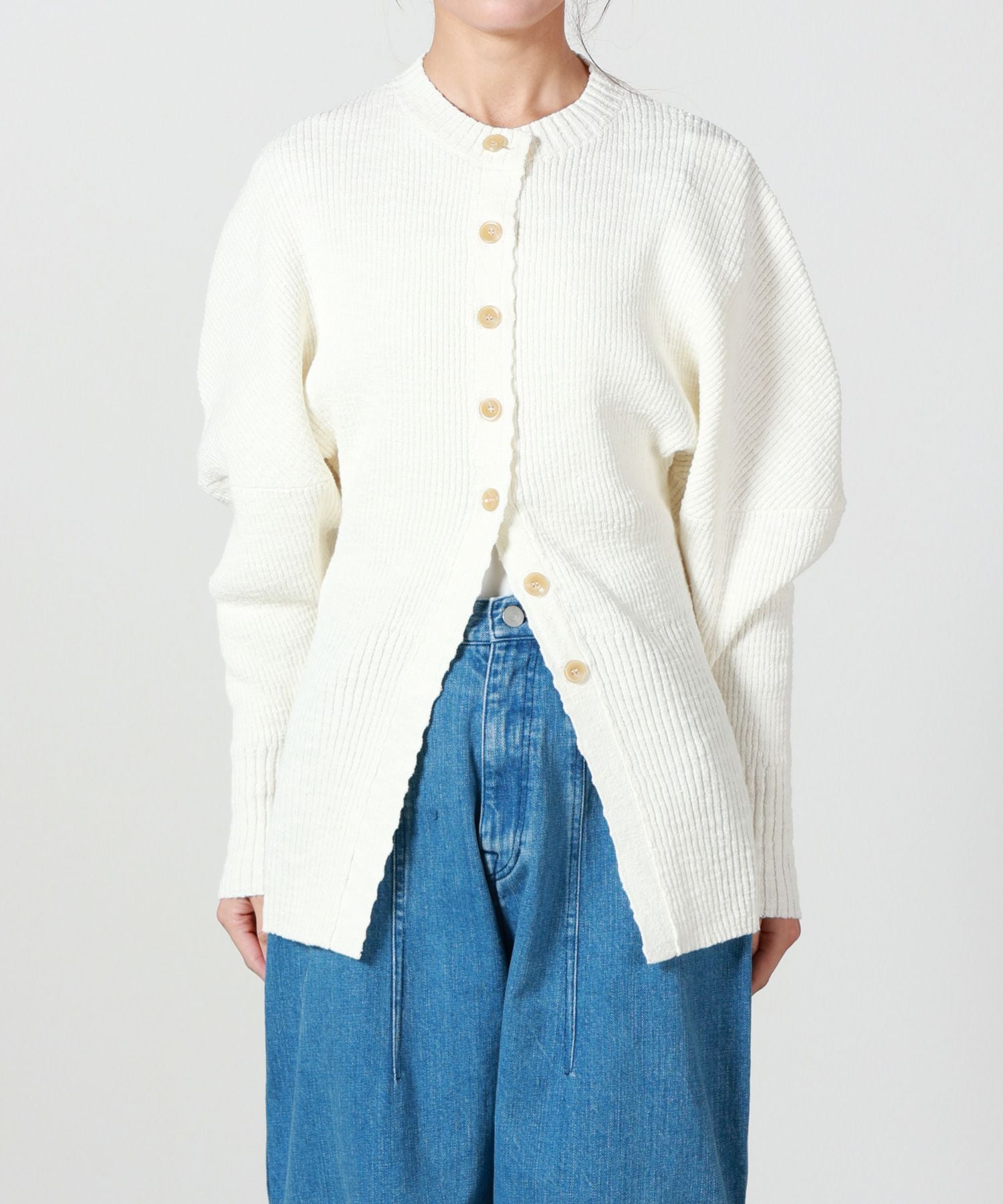 AKIRANAKA(アキラナカ)】 Greer crew neck knit cardigan｜PARIGOT