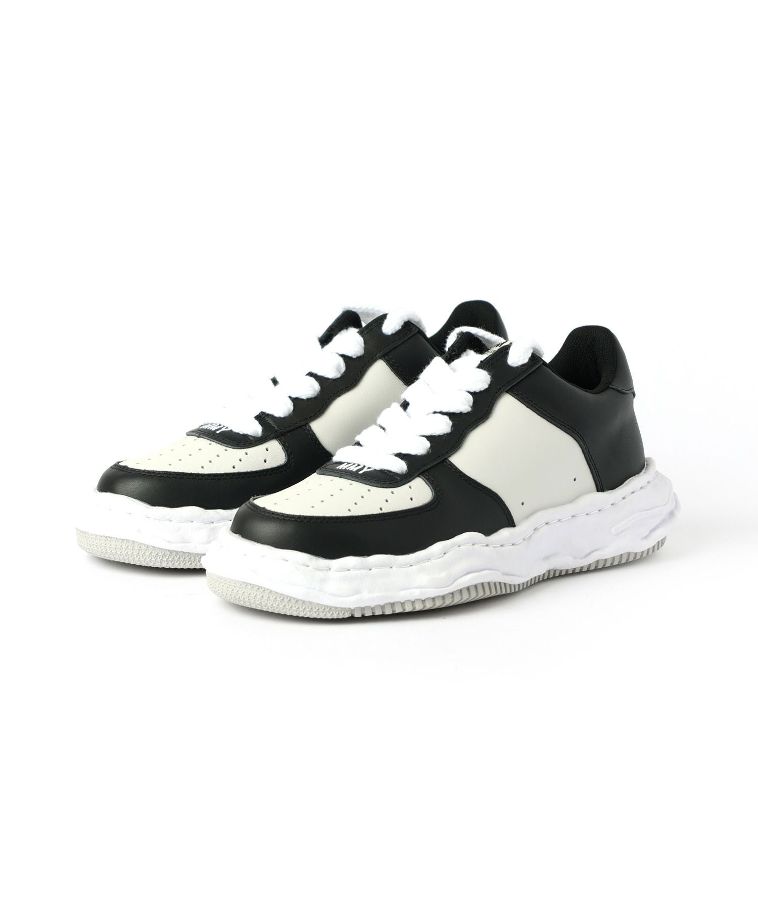 WAYNE OG Sole Leather Low-top Sneaker 全体