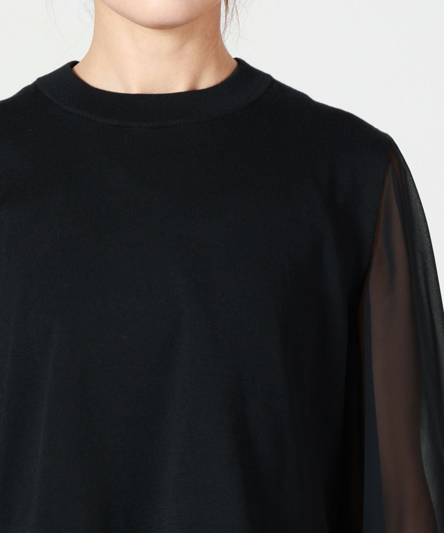 HYKE(ハイク)】 SHEER SLEEVE CREW NECK CROPPED KNIT｜PARIGOT ONLINE