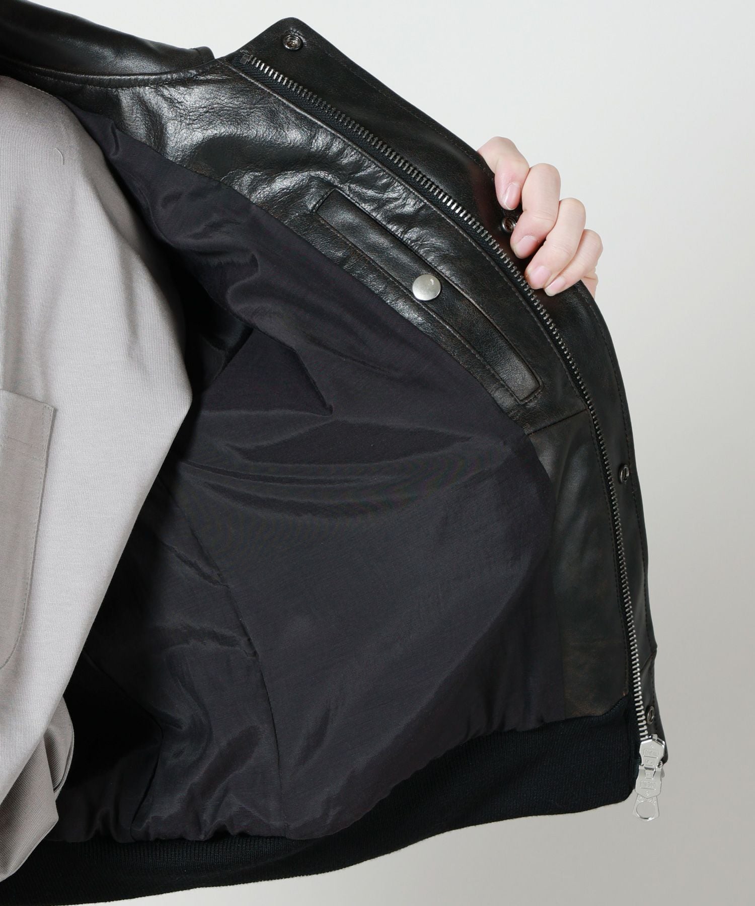 YOKE(ヨーク)】 Cracked Leather Flight Jacket｜PARIGOT ONLINE