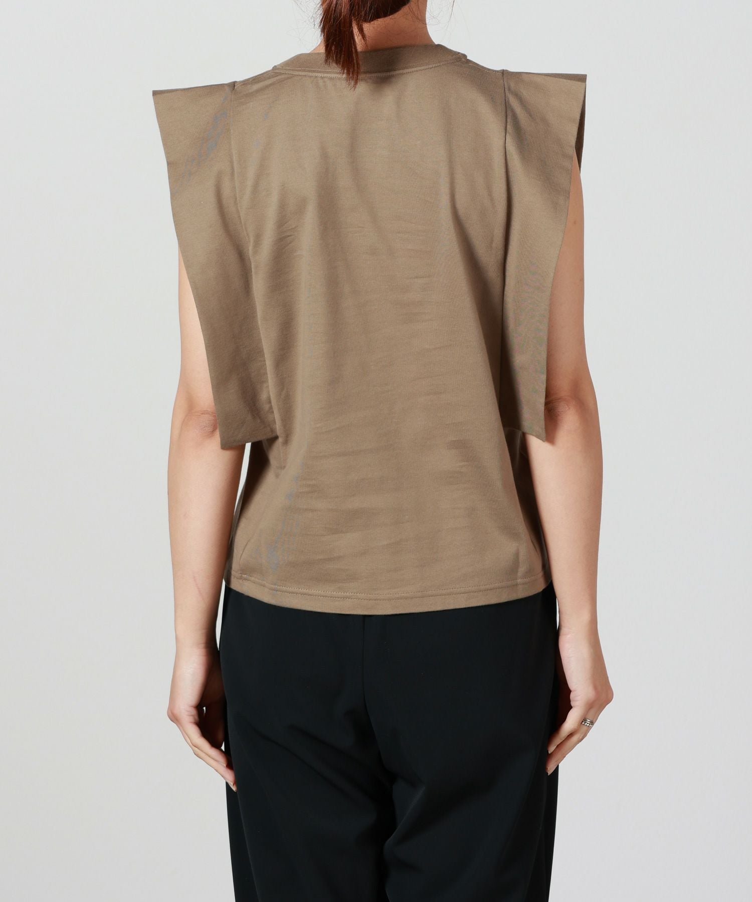 HYKE(ハイク)】 POWER SHOULDER TOP｜PARIGOT ONLINE（パリゴオンライン）