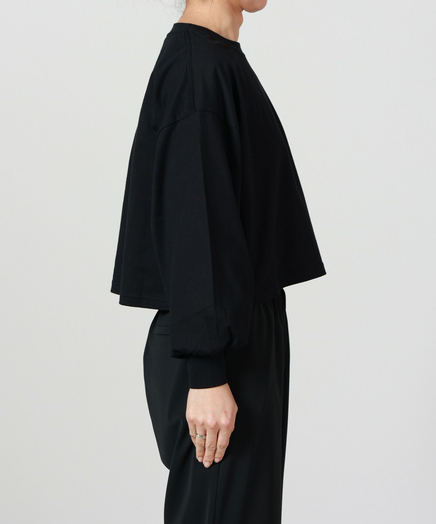 HYKE(ハイク)】 CROPPED LONG SLV TEE BIG FIT｜PARIGOT ONLINE