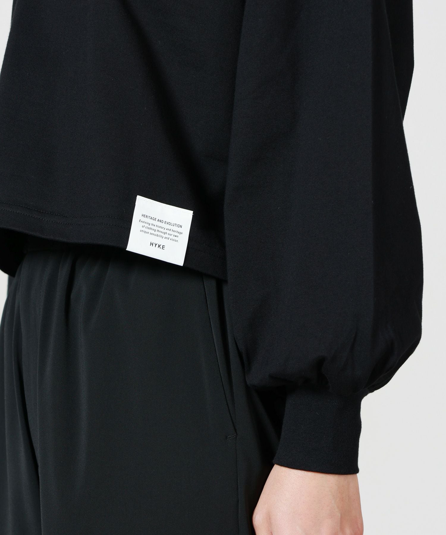 HYKE(ハイク)】 CROPPED LONG SLV TEE BIG FIT｜PARIGOT ONLINE