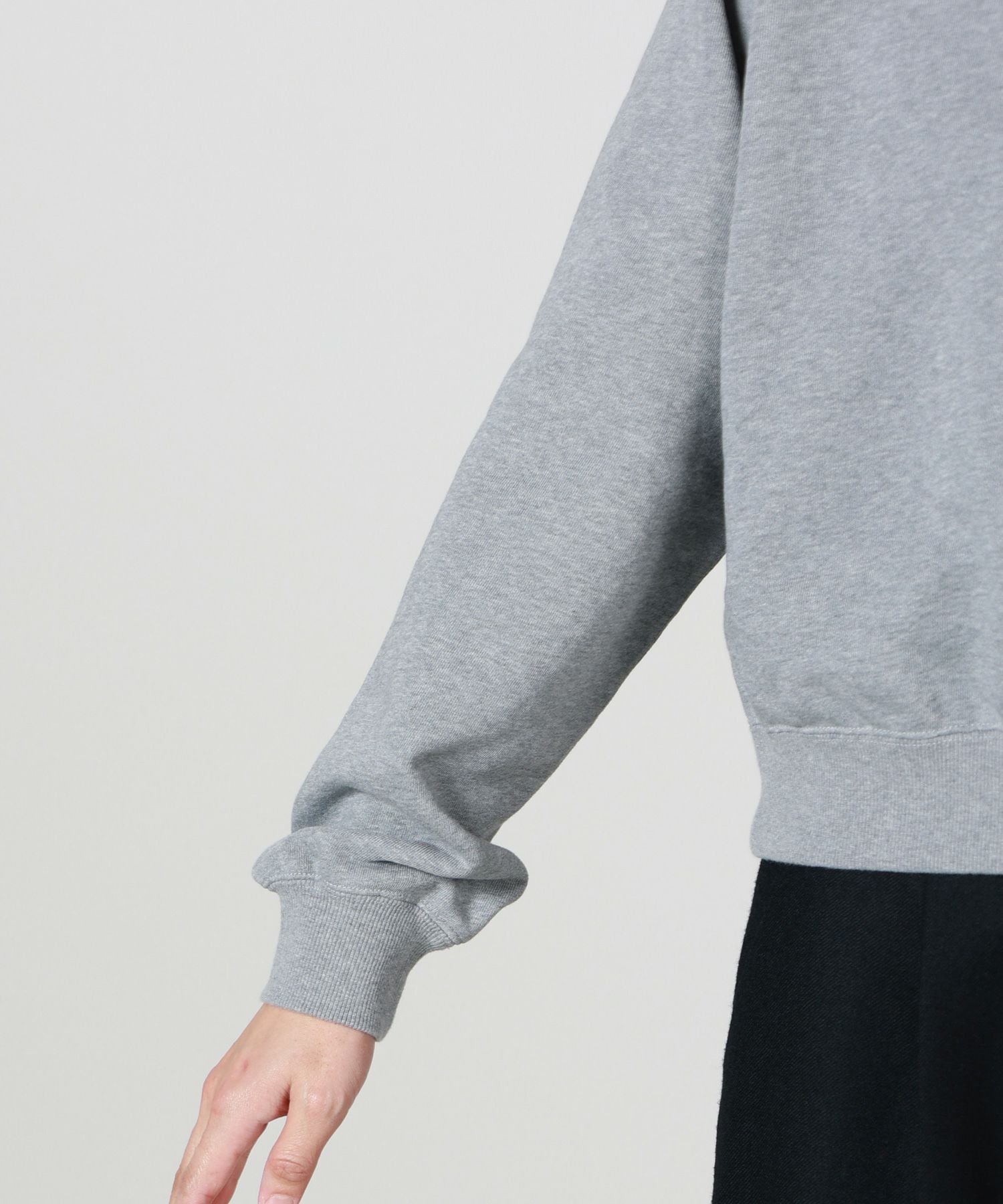 PHEENY(フィーニー)】 Athleisure Half-Zip Collared Pullover