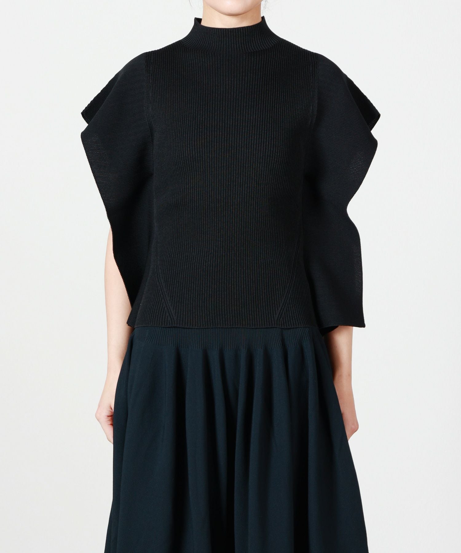 CFCL(シーエフシーエル)】 PORTRAIT CREASE TOP｜PARIGOT ONLINE