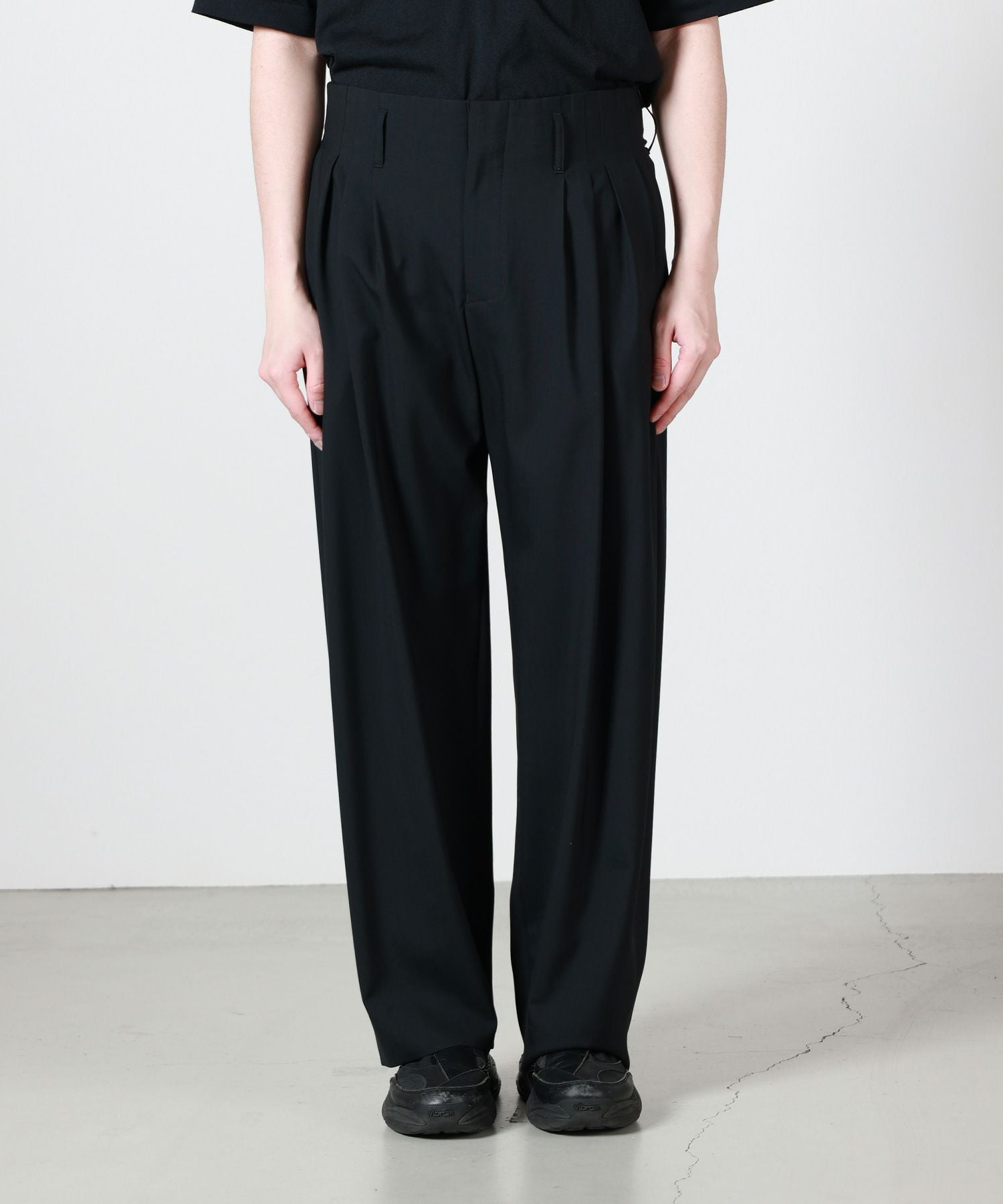 OVERCOAT(オーバーコート)】 5 Tuck Trouser|PARIGOT ONLINE(パリゴ OVERCOAT(オーバーコート)】 5 Tuck Trouser|PARIGOT ONLINE(パリゴ