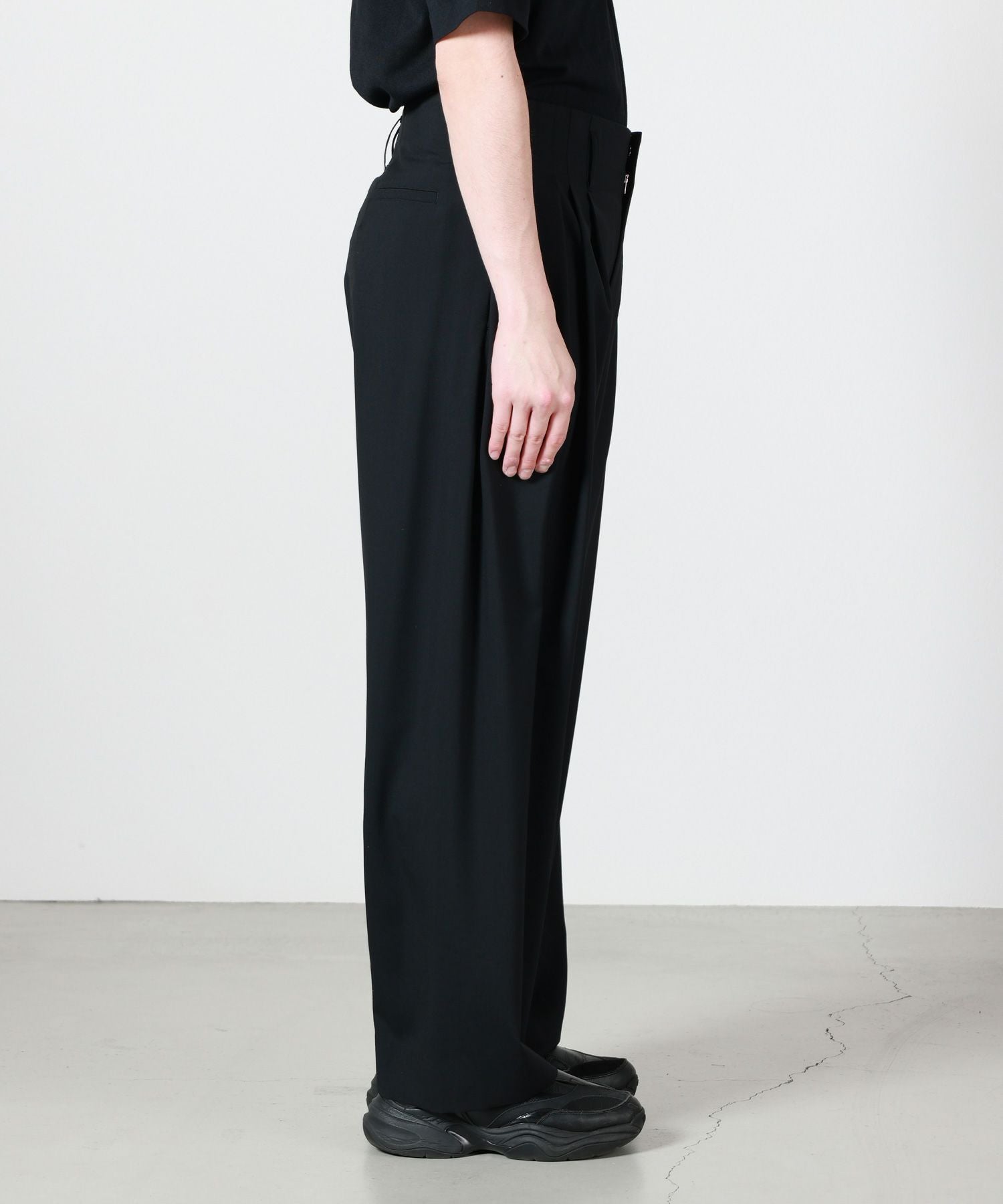 OVERCOAT(オーバーコート)】 5 Tuck Trouser｜PARIGOT ONLINE（パリゴ