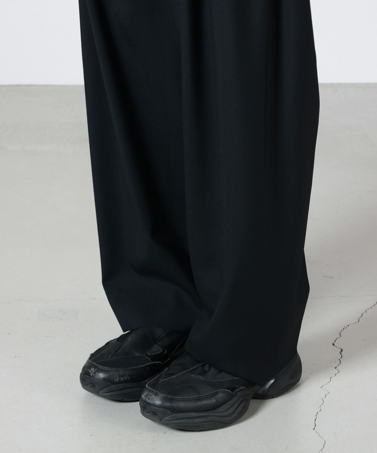 OVERCOAT(オーバーコート)】 5 Tuck Trouser|PARIGOT ONLINE(パリゴ OVERCOAT(オーバーコート)】 5 Tuck Trouser|PARIGOT ONLINE(パリゴ