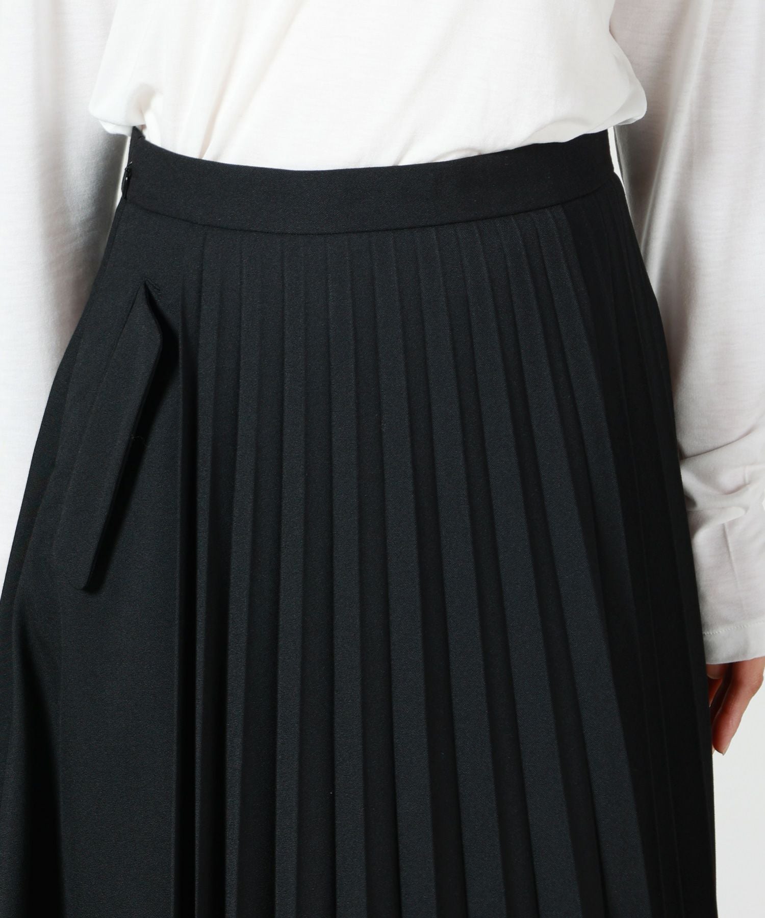 EZUMi(エズミ)】 アシンメトリープリーツスカート｜PARIGOT ONLINE