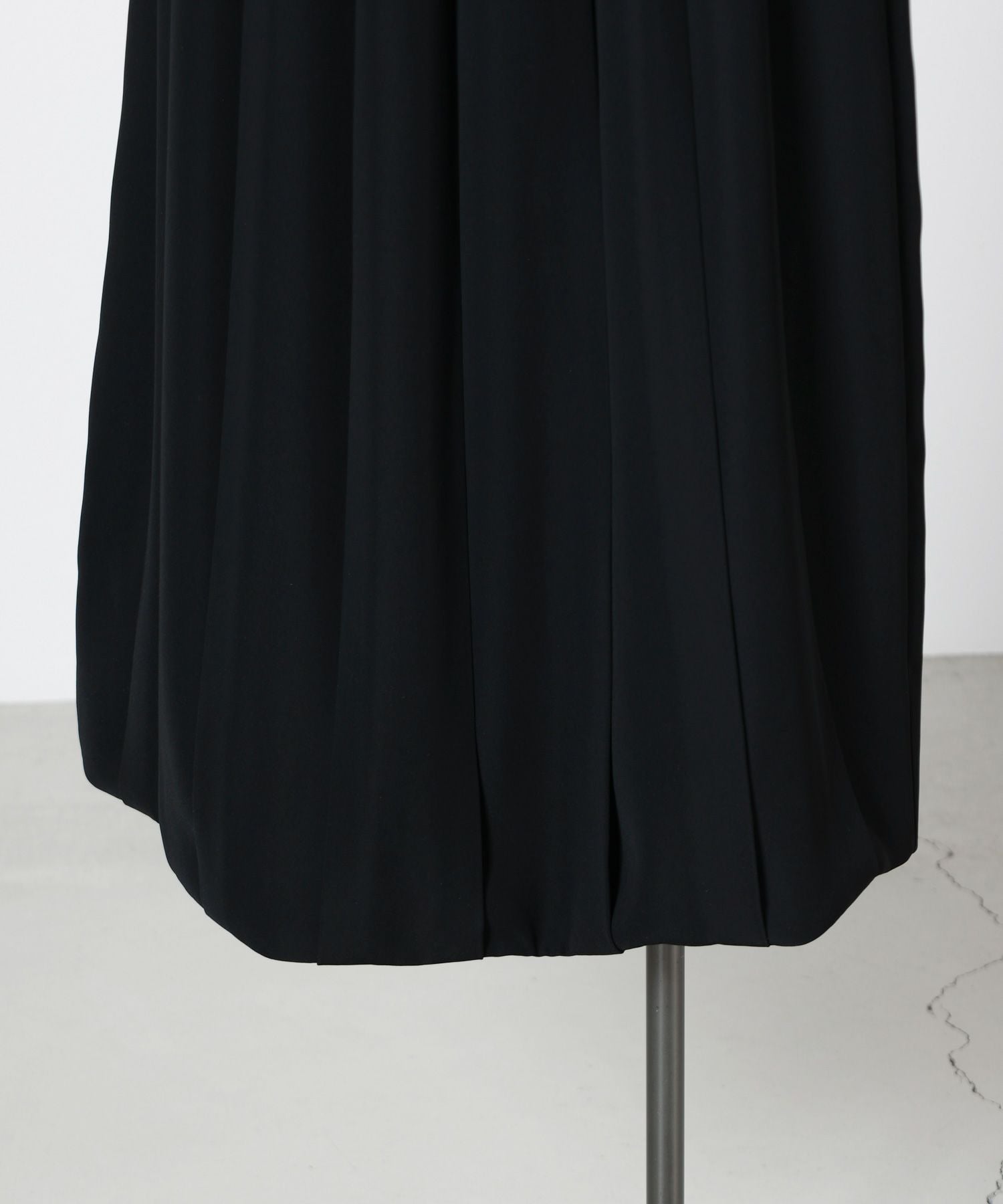 ENFOLD(エンフォルド)】 COCOON PLEATS-SKIRT｜PARIGOT ONLINE（パリゴ
