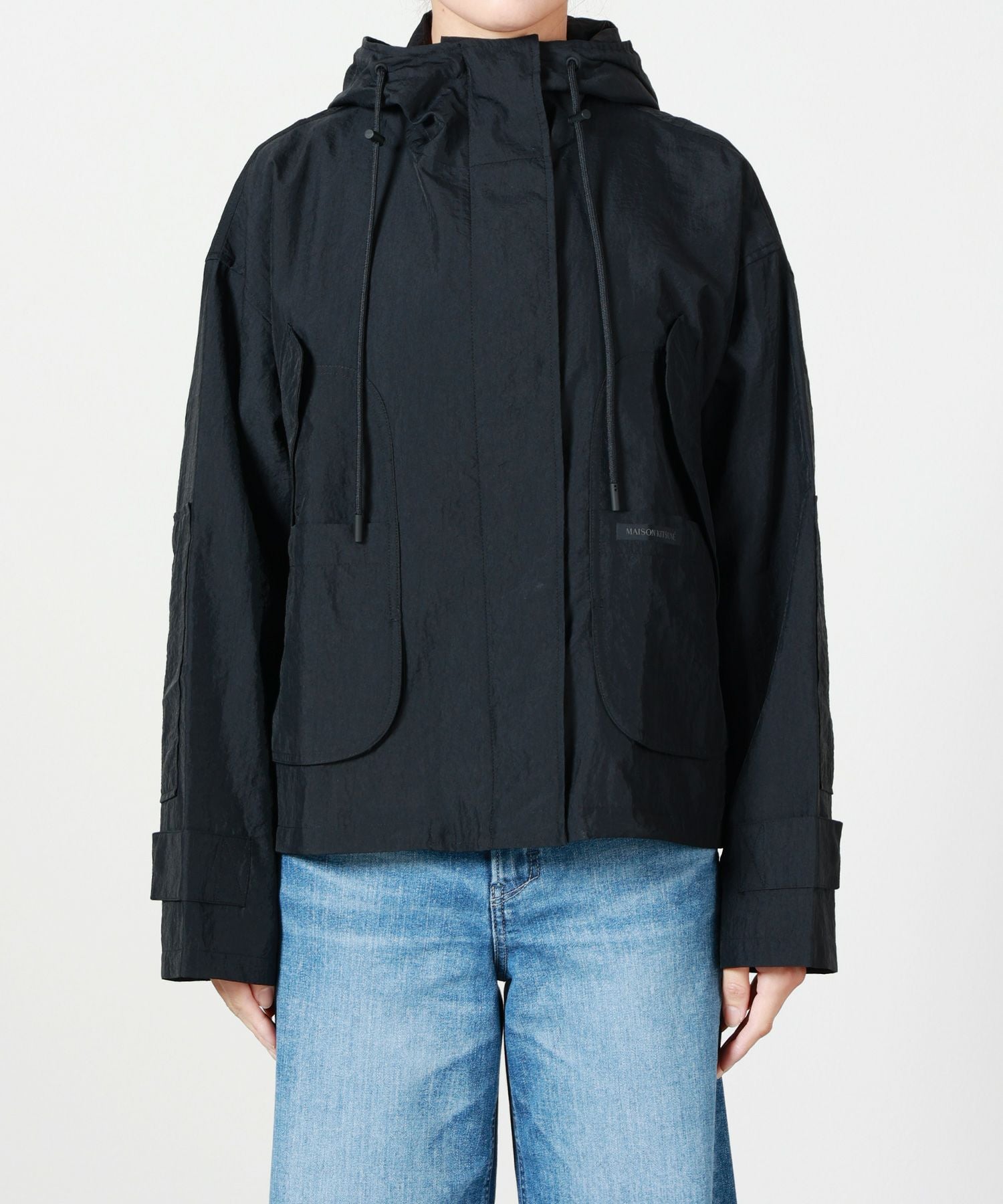MAISON KITSUNE(メゾンキツネ)】 スポーティ ウィンドブレーカー