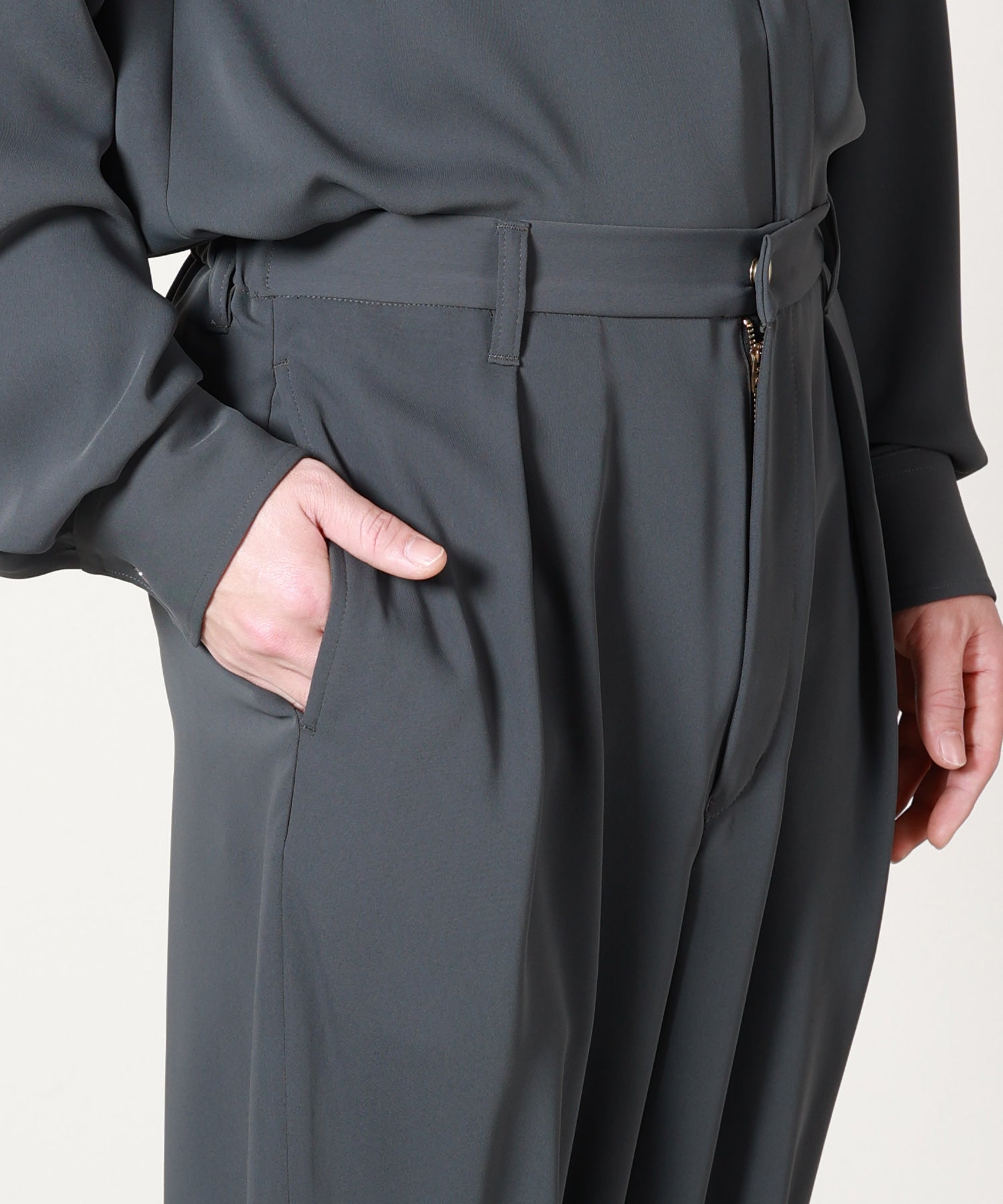 CULLNI(クルニ)】 Double Cloth Tuck Wide Pant｜PARIGOT ONLINE
