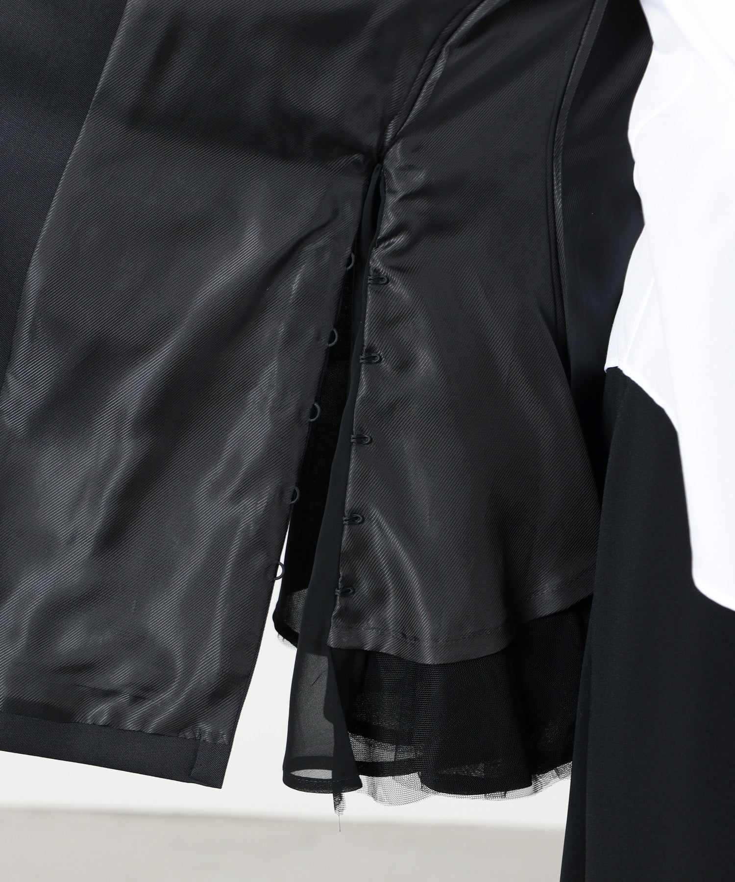 noir kei ninomiya(ノワールケイニノミヤ)】 チュールオーバーレイ