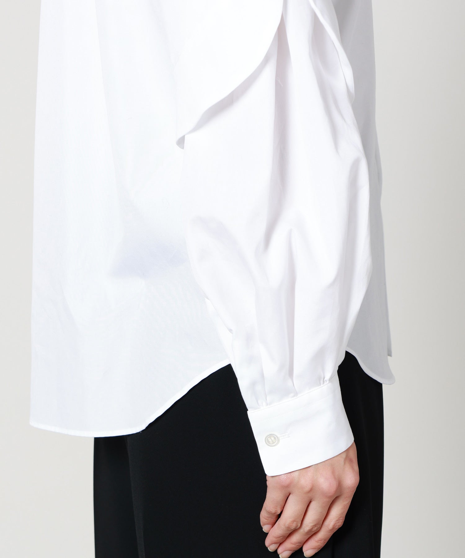 noir kei ninomiya(ノワールケイニノミヤ)】 スターチャーム付シャツ